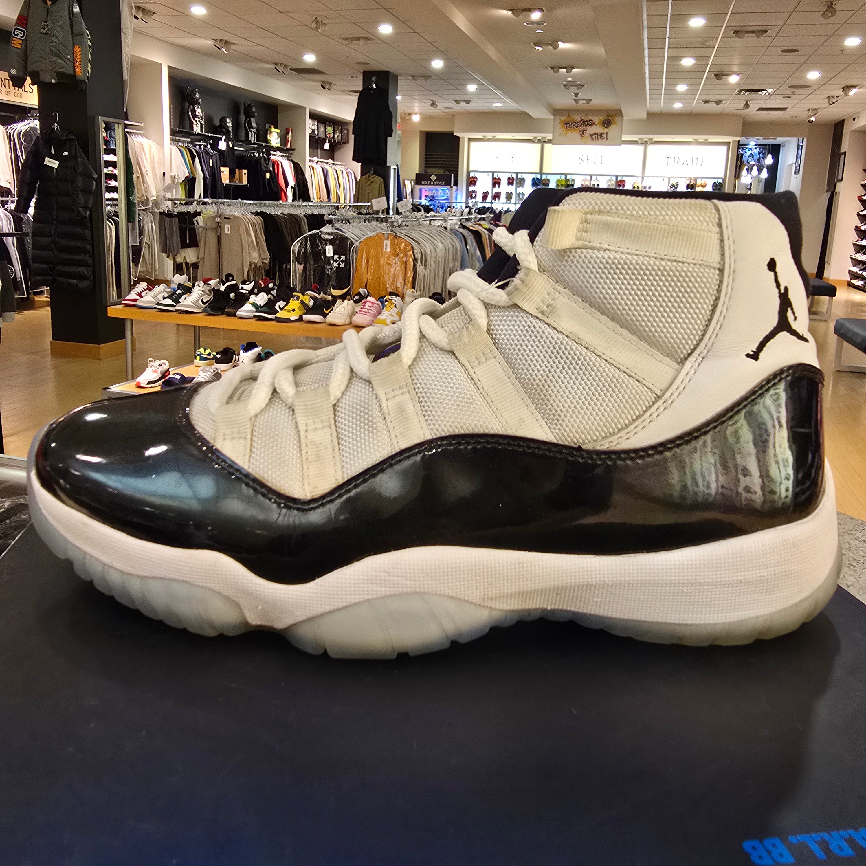 Jordan 11 Retro Concord (2018) SZ 8.5 USED NO BOX