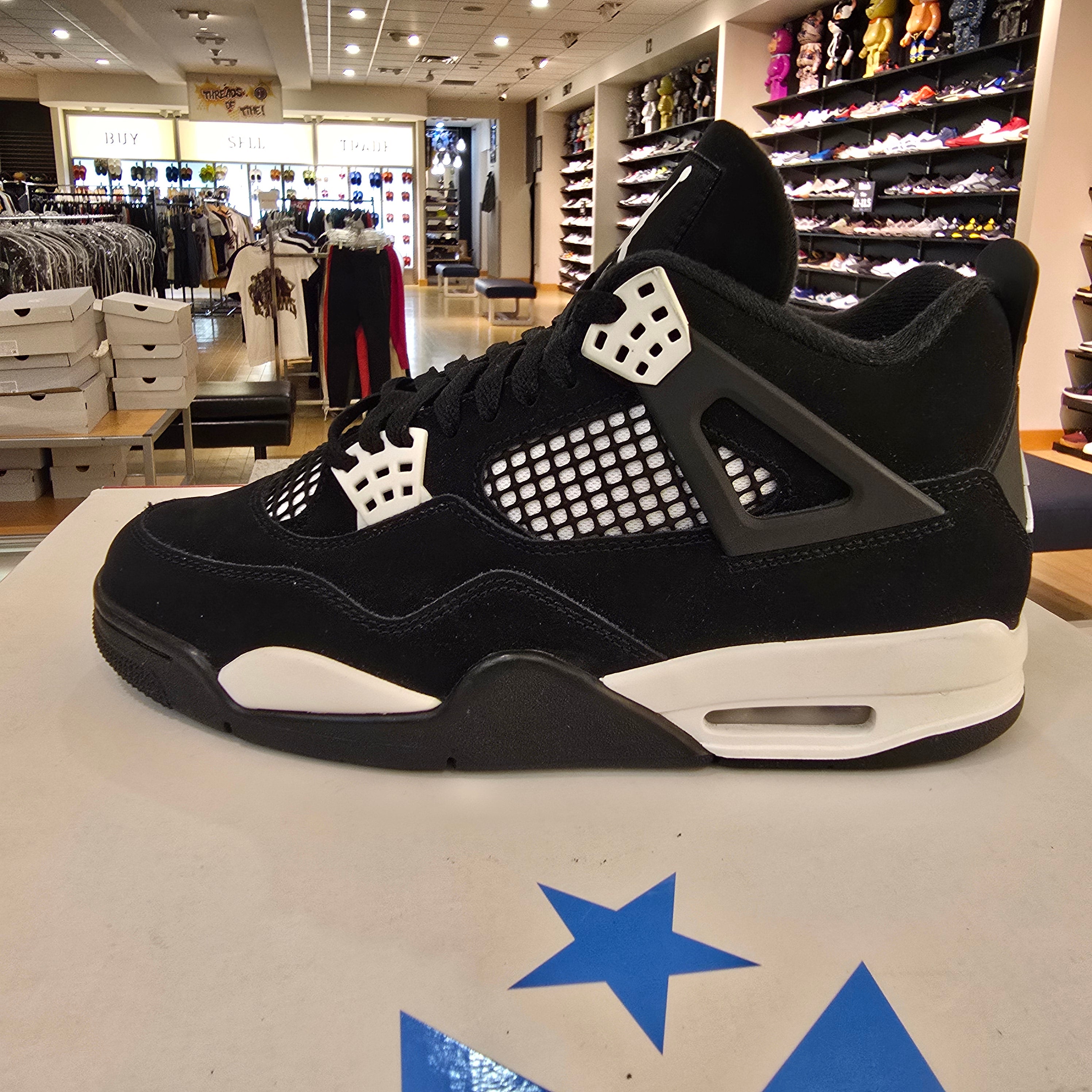 Jordan 4 Retro White Thunder SZ 8.5 USED