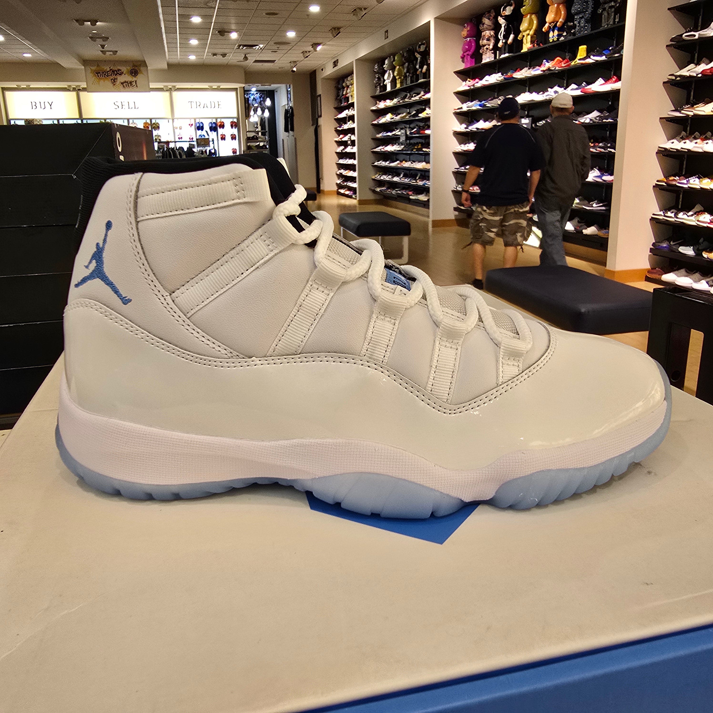 Jordan 11 Retro Legend Blue (2024) SZ 10