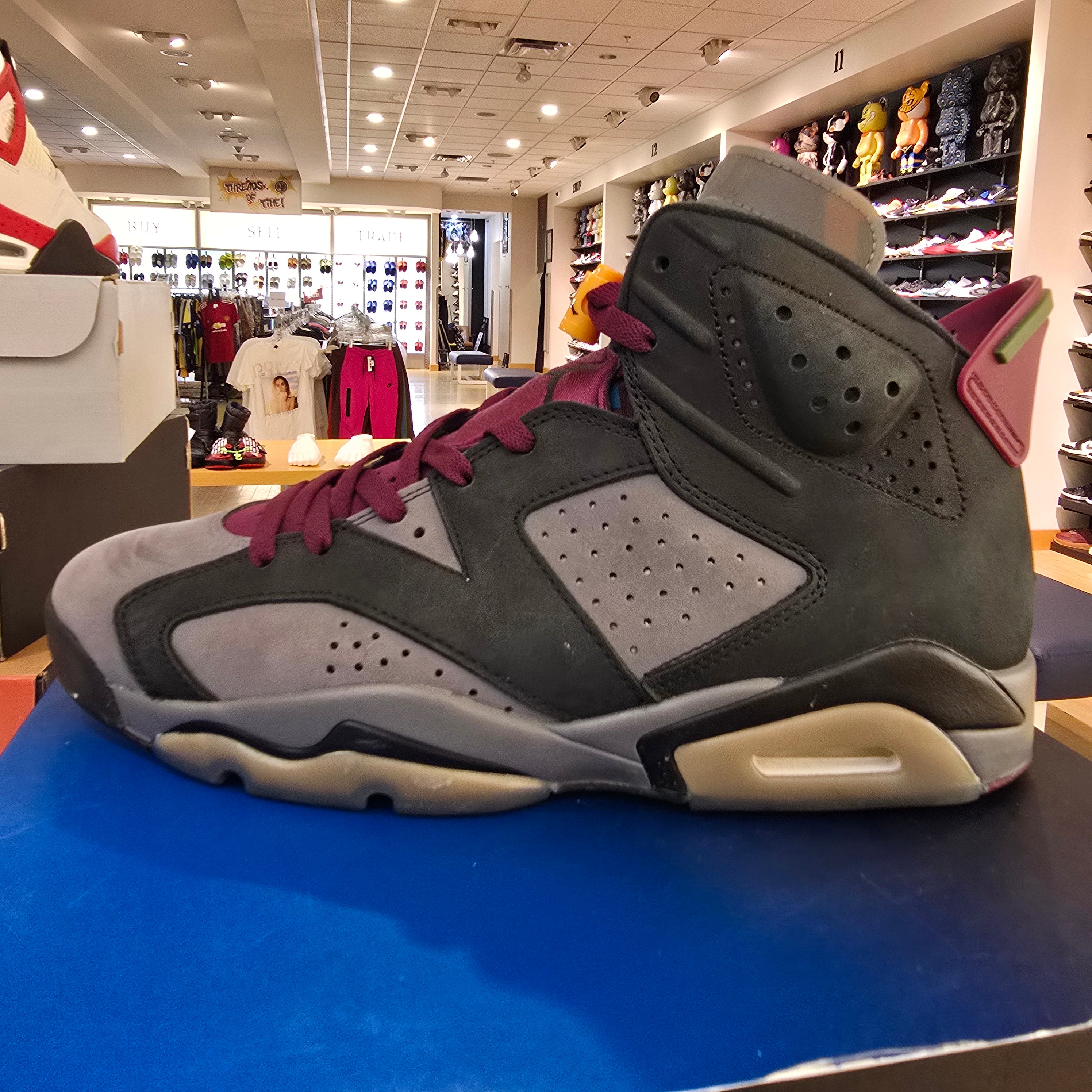 Jordan 6 Retro Bordeaux SZ 10 USED