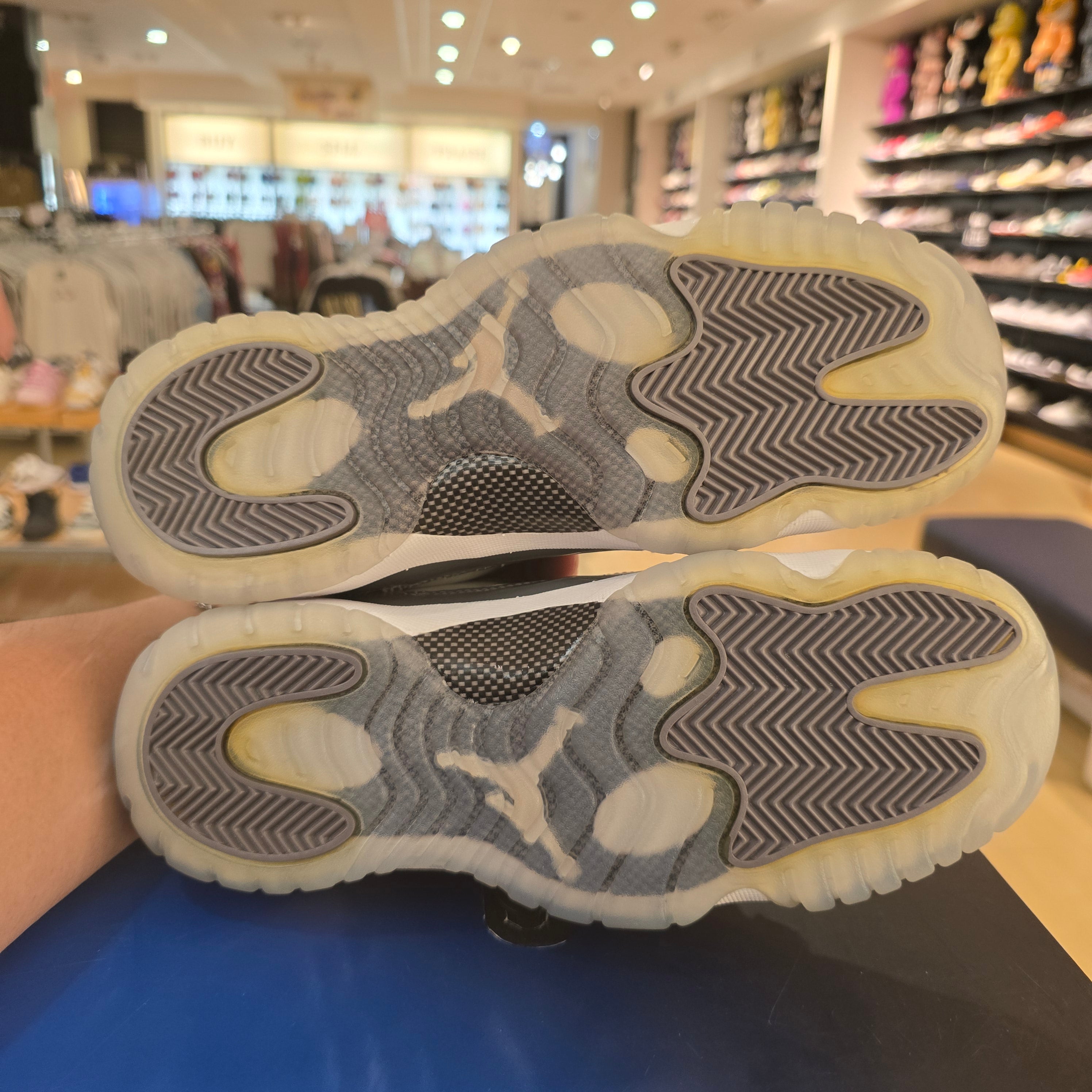 Jordan 11 Retro Low Cool Grey (GS) SZ 7Y