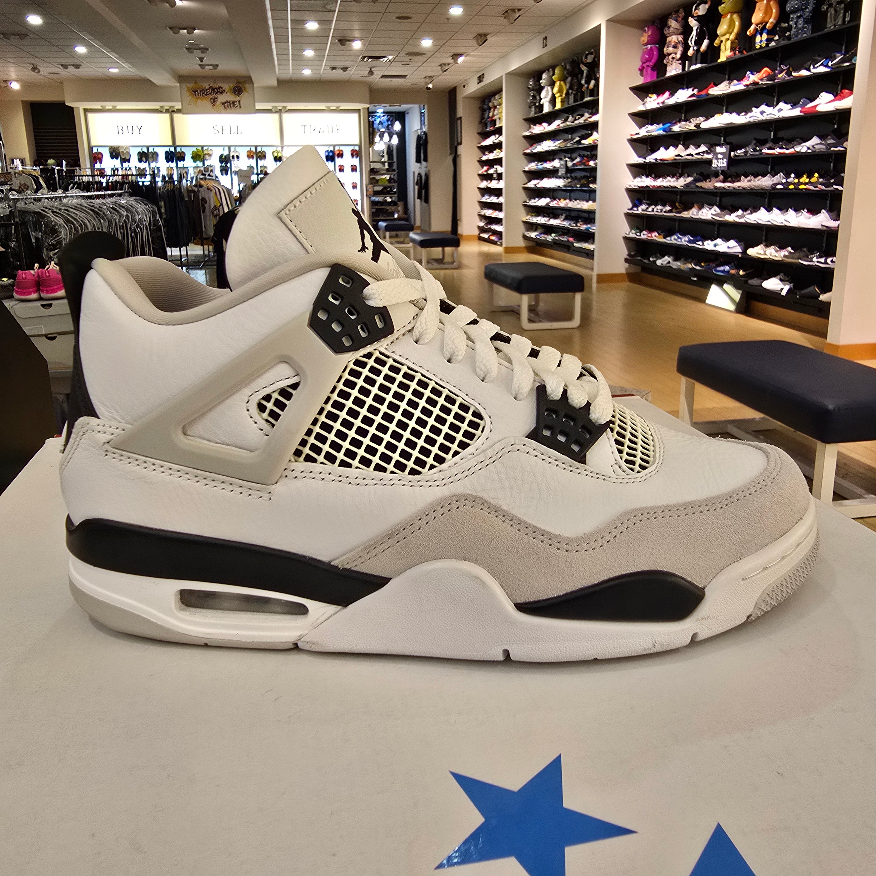 Jordan 4 Retro Military Black SZ 8.5 USED