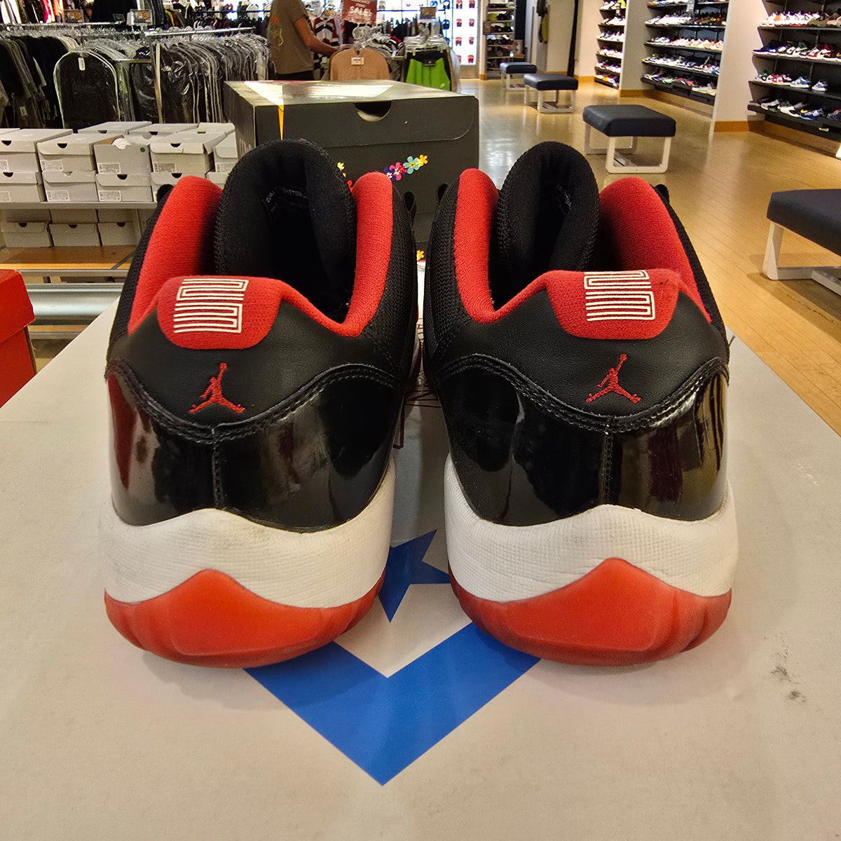 Jordan 11 Retro Low Bred (2015) SZ 12 USED NO BOX