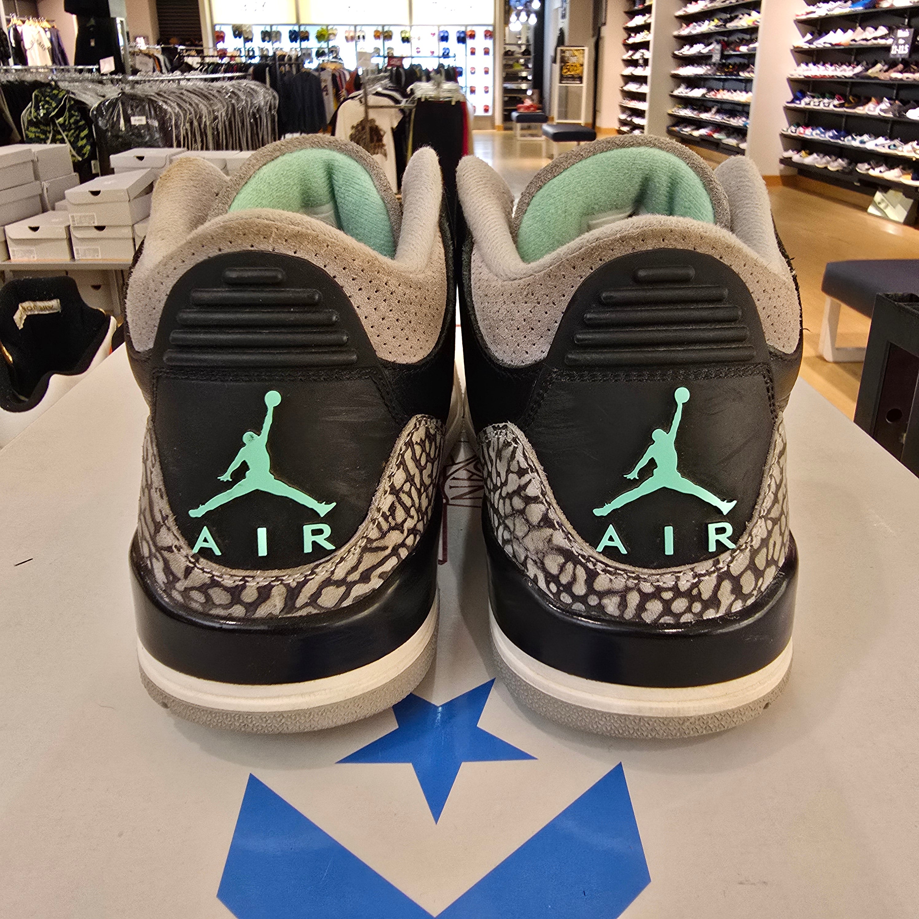 Jordan 3 Retro Green Glow SZ 8.5 USED