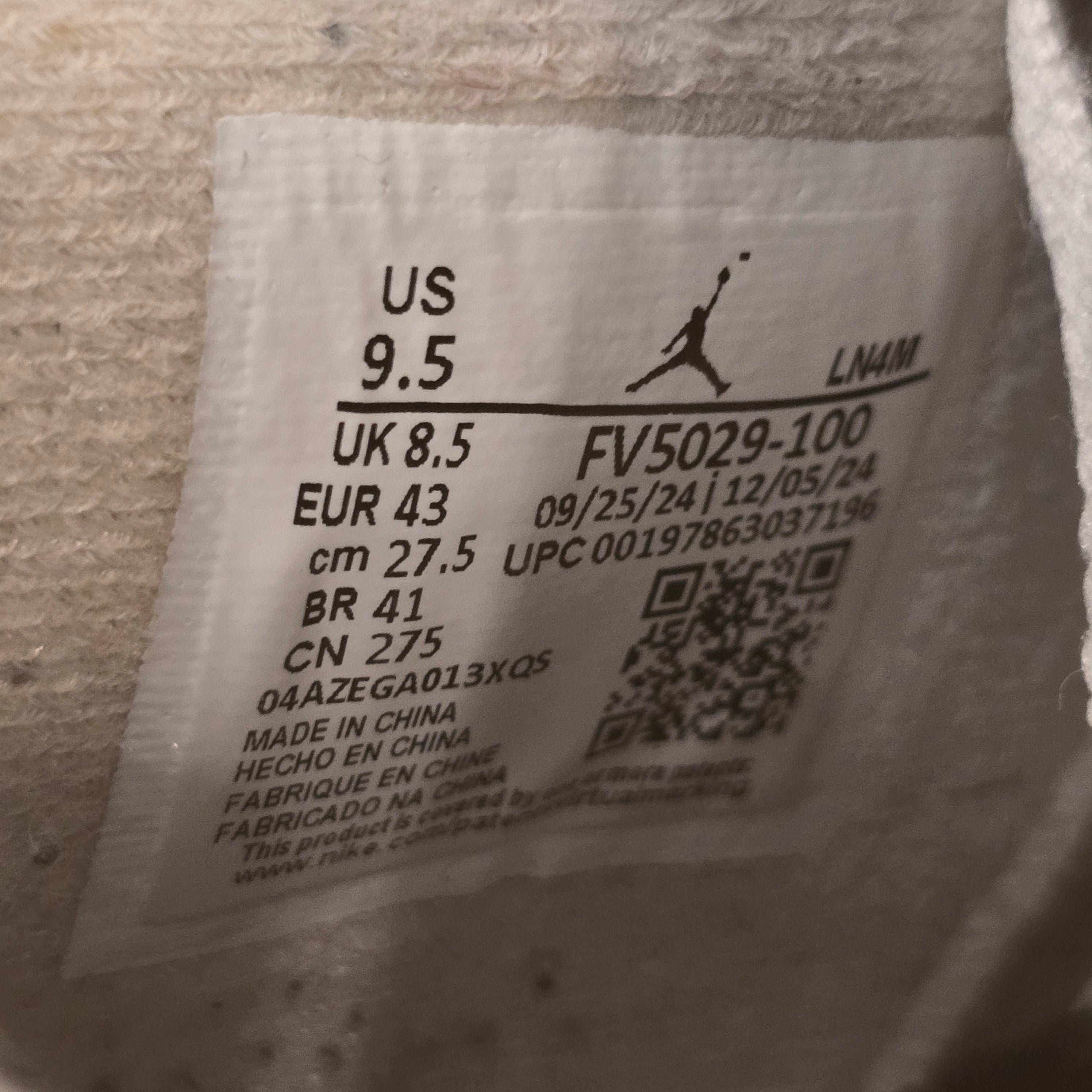 Jordan 4 Retro White Cement (2025) SZ 9.5 USED