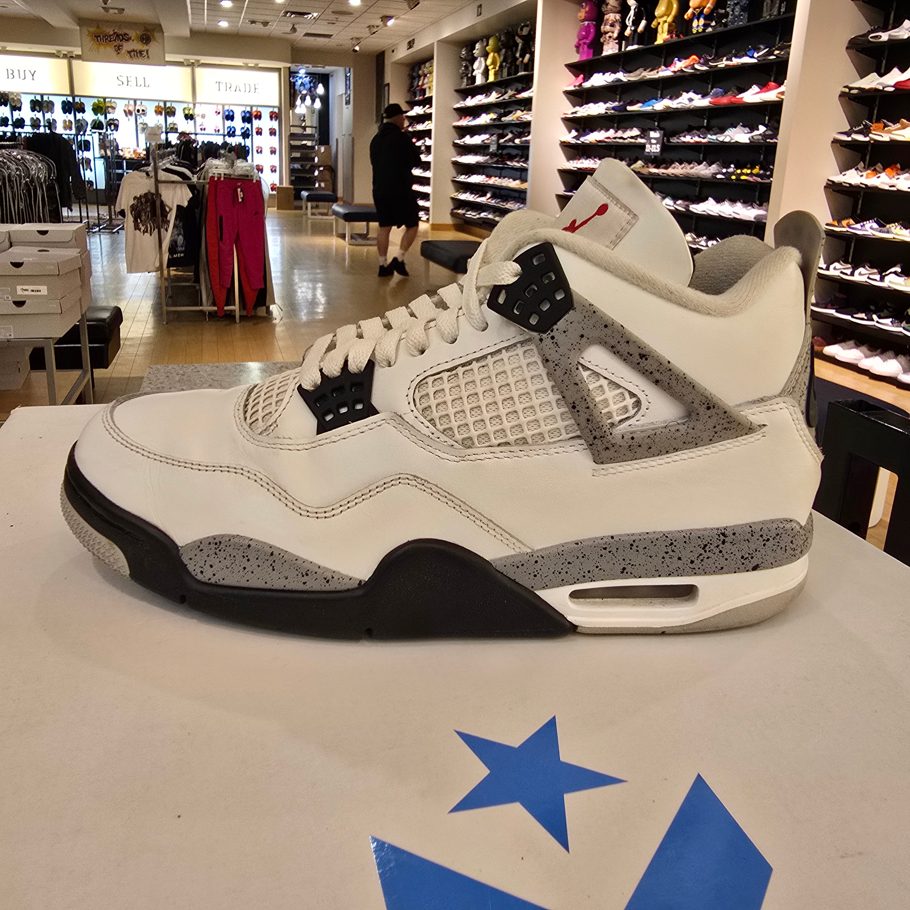 Jordan 4 Retro White Cement (2025) SZ 9.5 USED