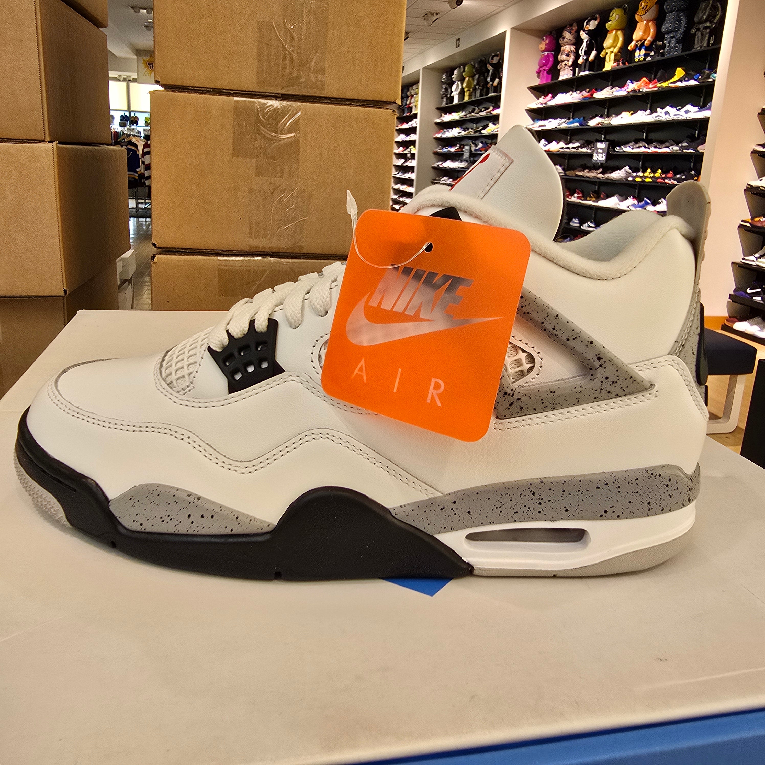Jordan 4 Retro White Cement (2025) SZ 9
