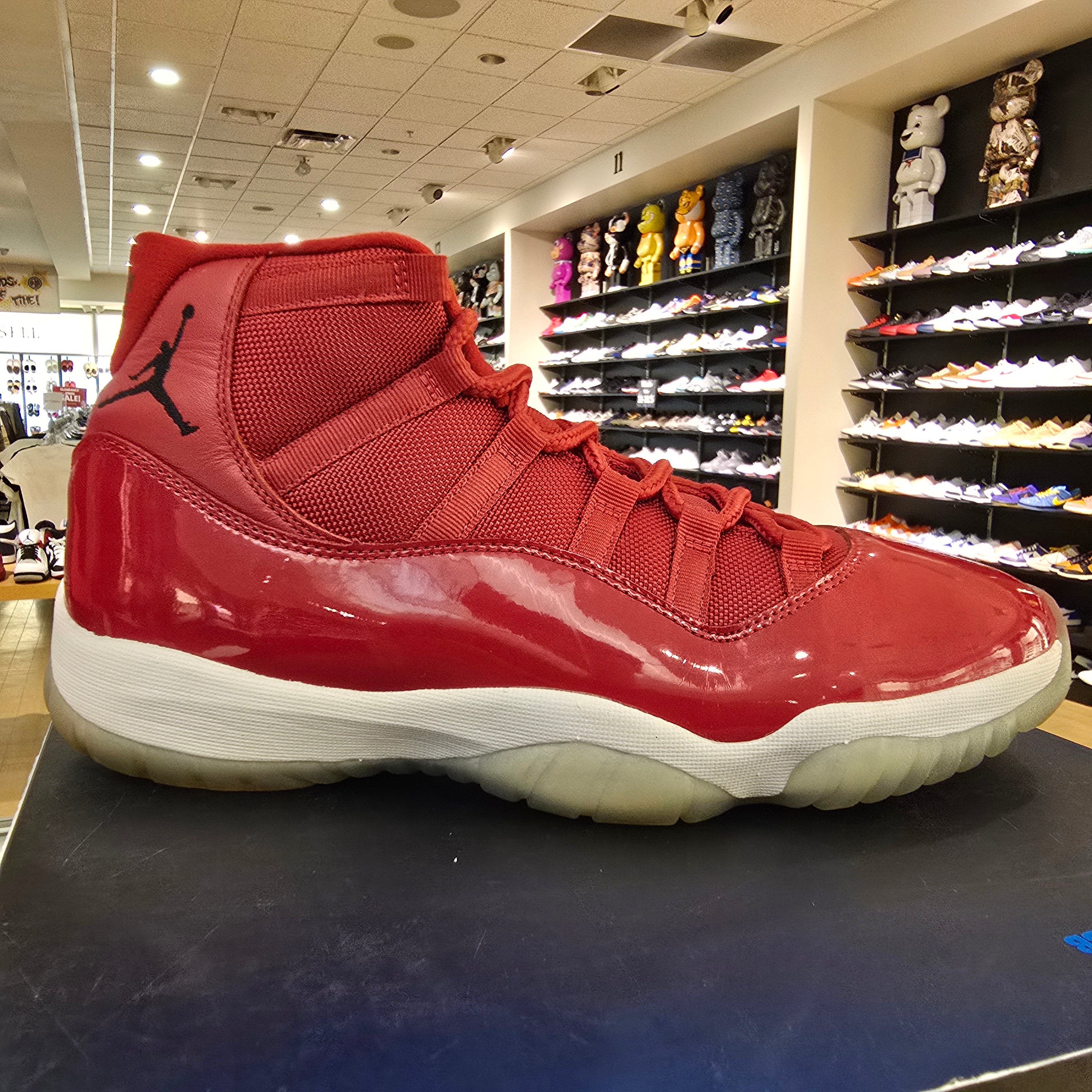 Jordan 11 Retro Win Like 96 SZ 11 USED