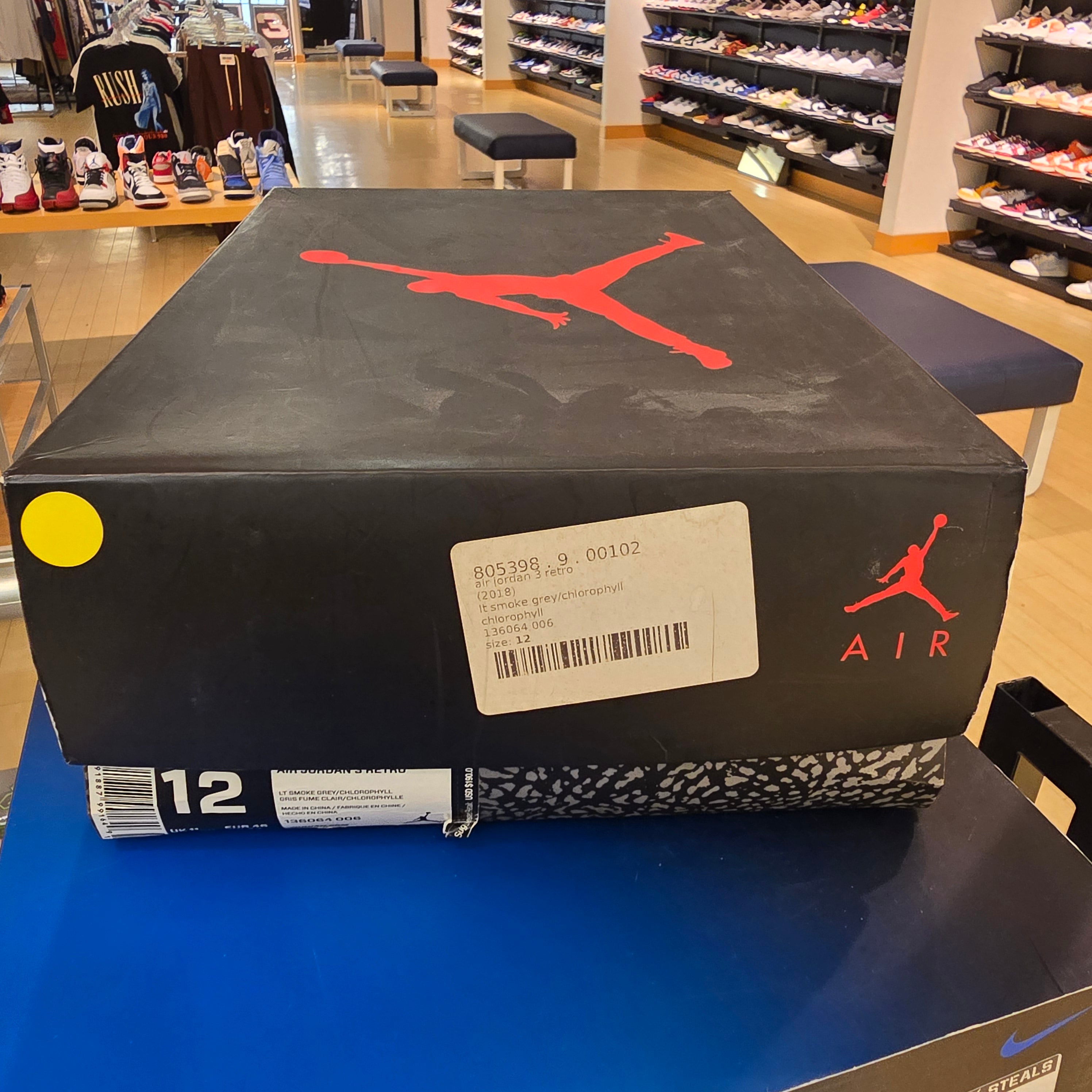 Jordan 3 Retro Chlorophyll SZ 12 USED