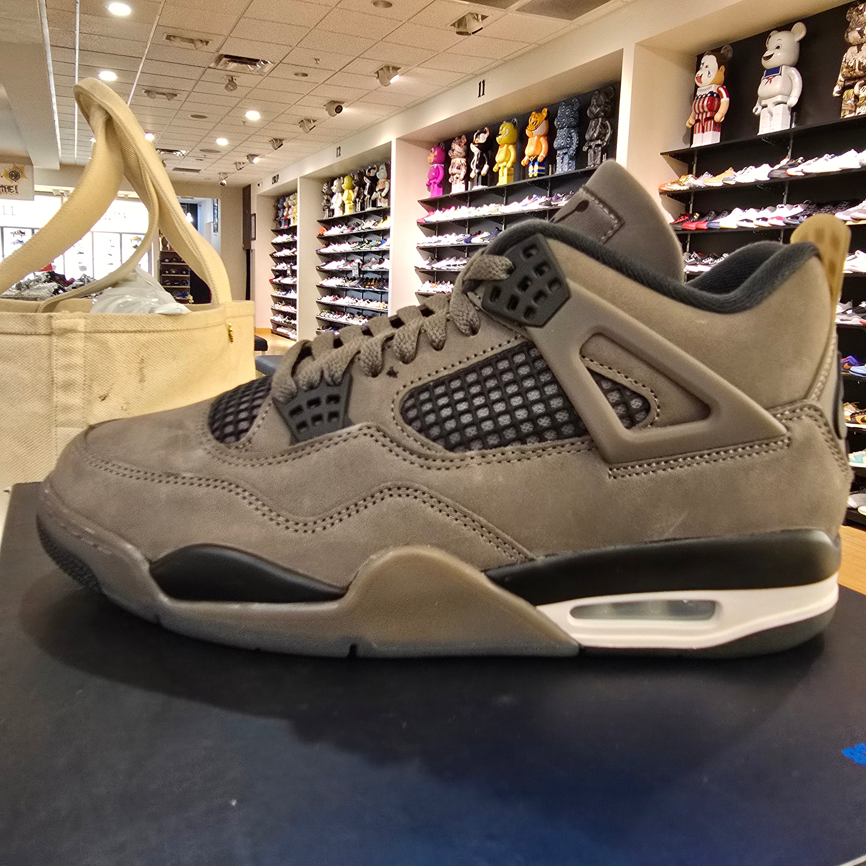Jordan 4 Retro Cave Stone SZ 8.5