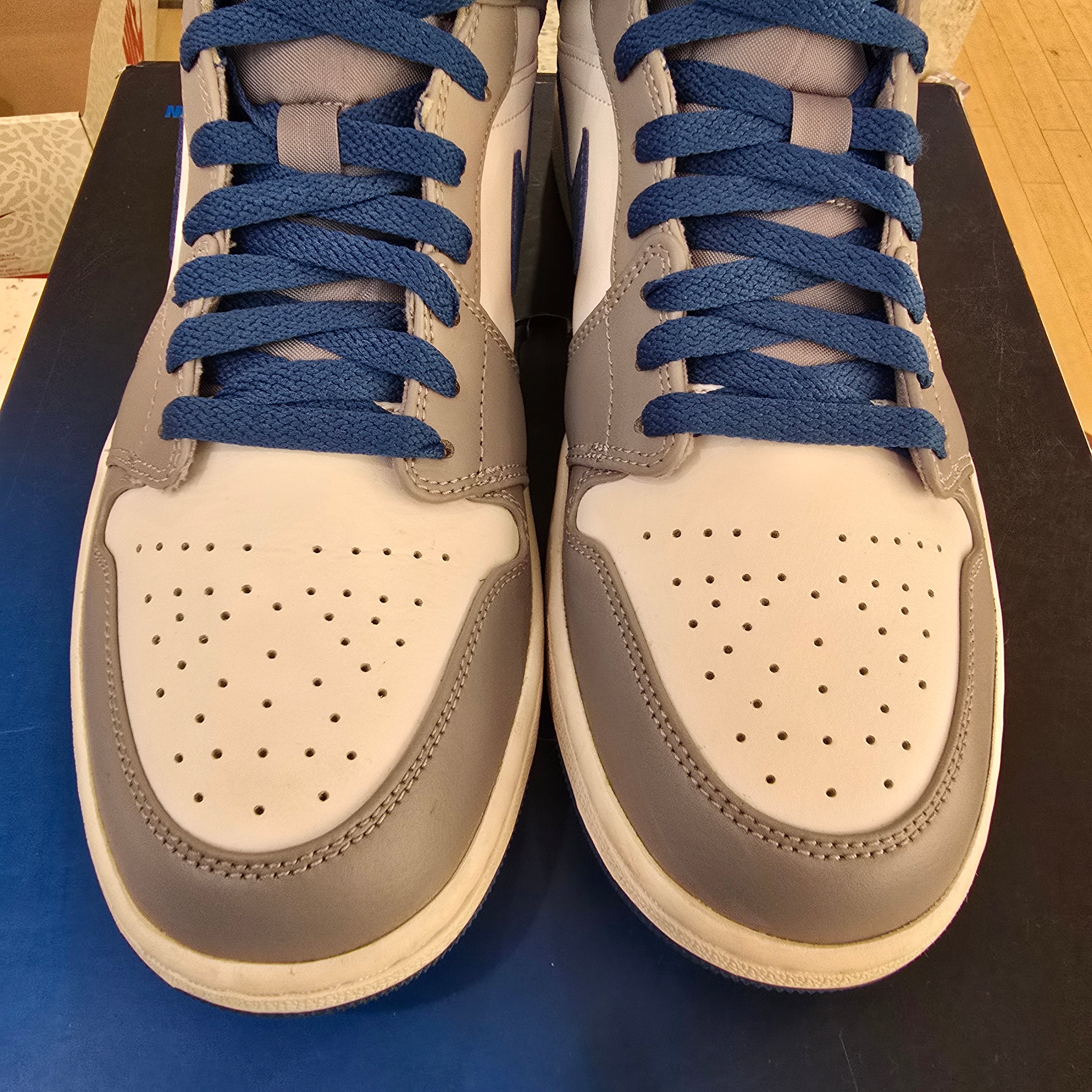 Jordan 1 Mid True Blue SZ 11 USED