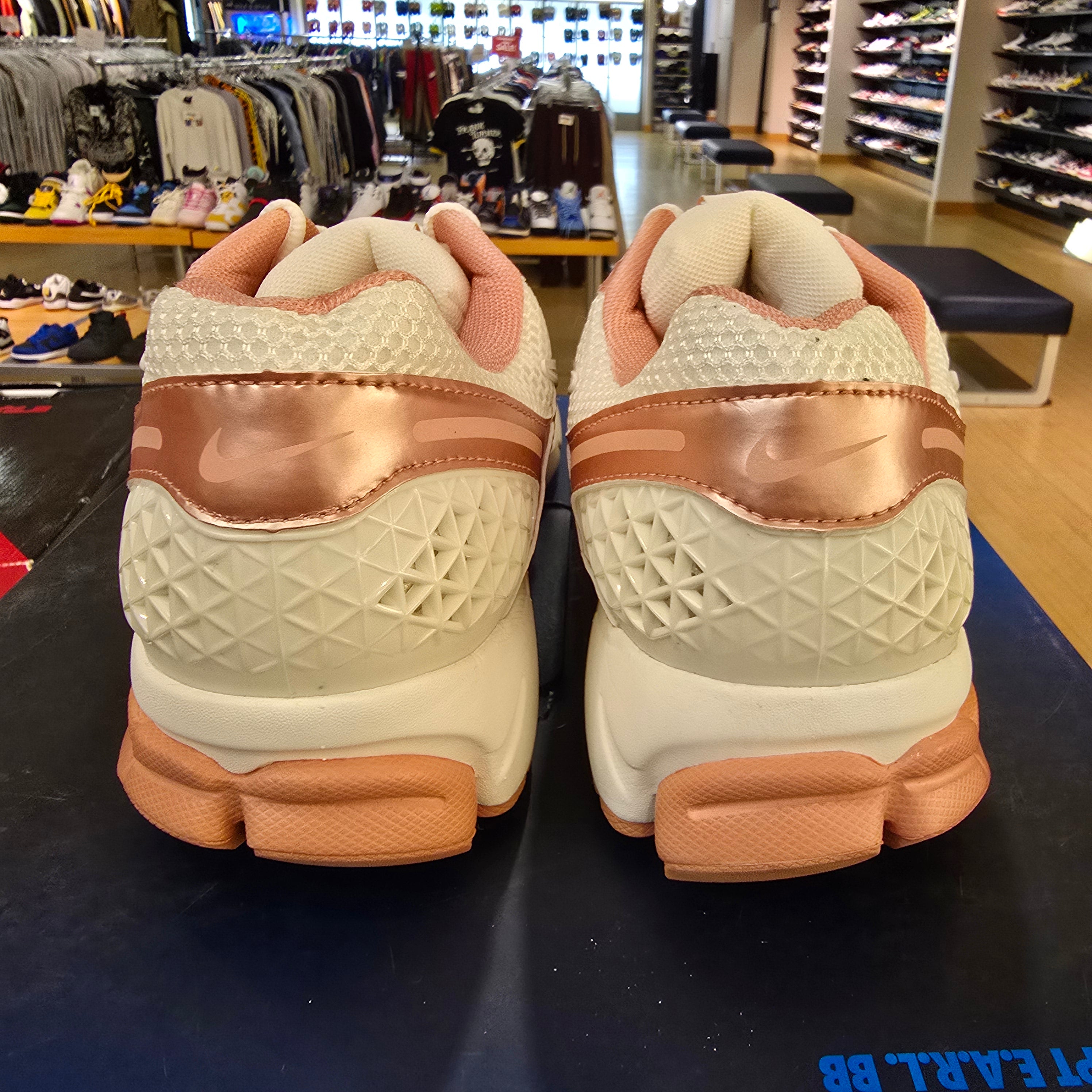 Nike Zoom Vomero 5 Rose Gold Women's SZ 12/10.5M MISSING LID