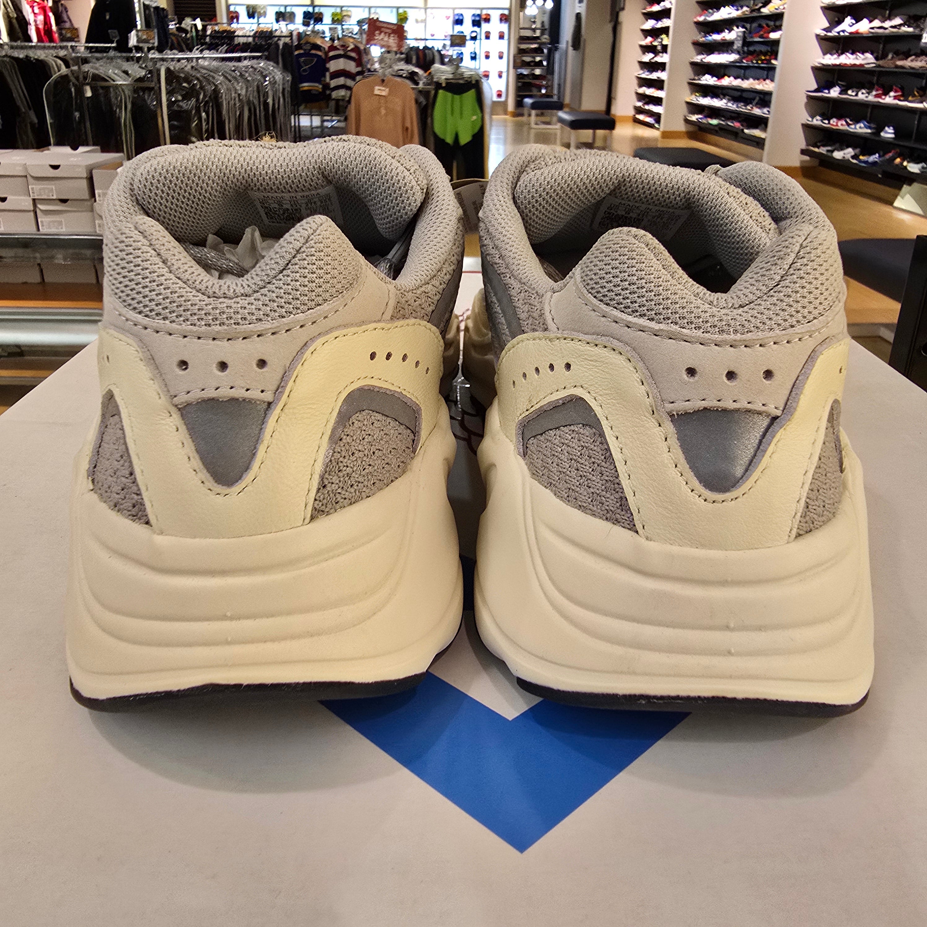 Adidas Yeezy Boost 700 V2 Static SZ 9.5