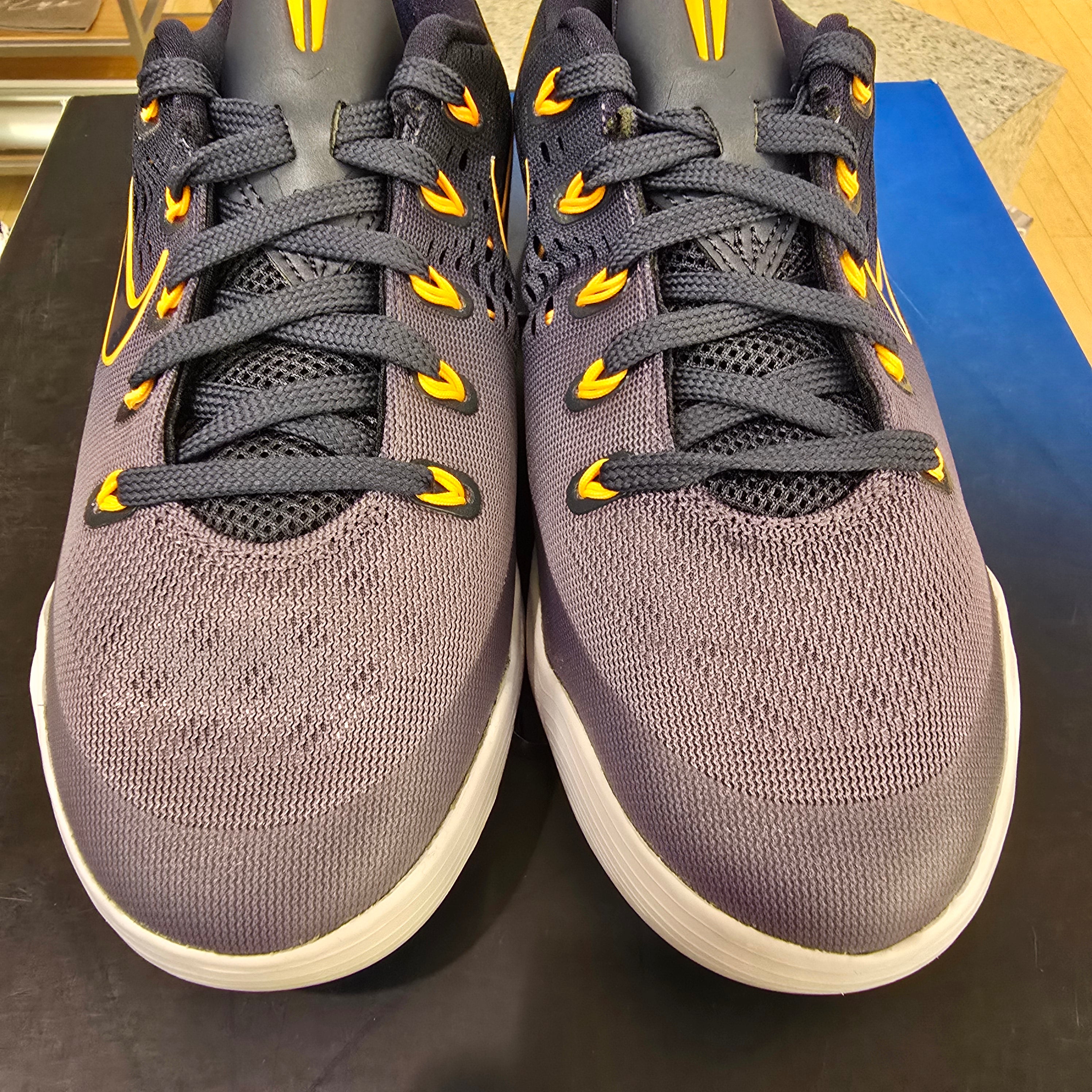 Nike Kobe 9 EM Low Fade (GS) SZ 4.5Y MISSING LID