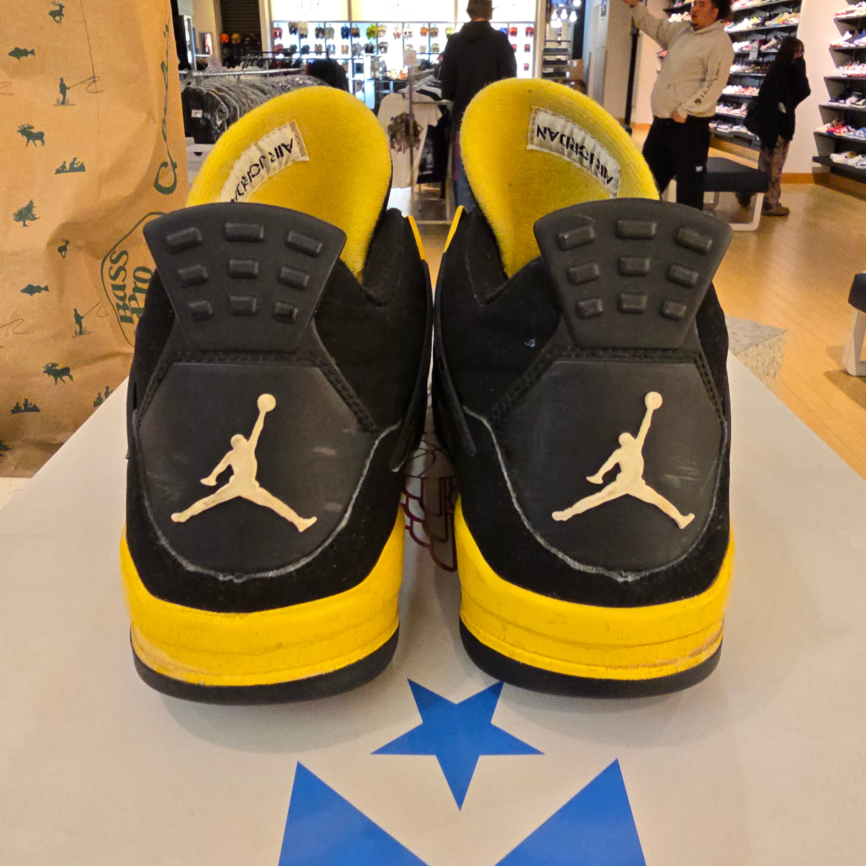 Jordan 4 Retro Thunder (2012) SZ 12 USED NO BOX SEPERATION (NOT SAFE TO WEAR)