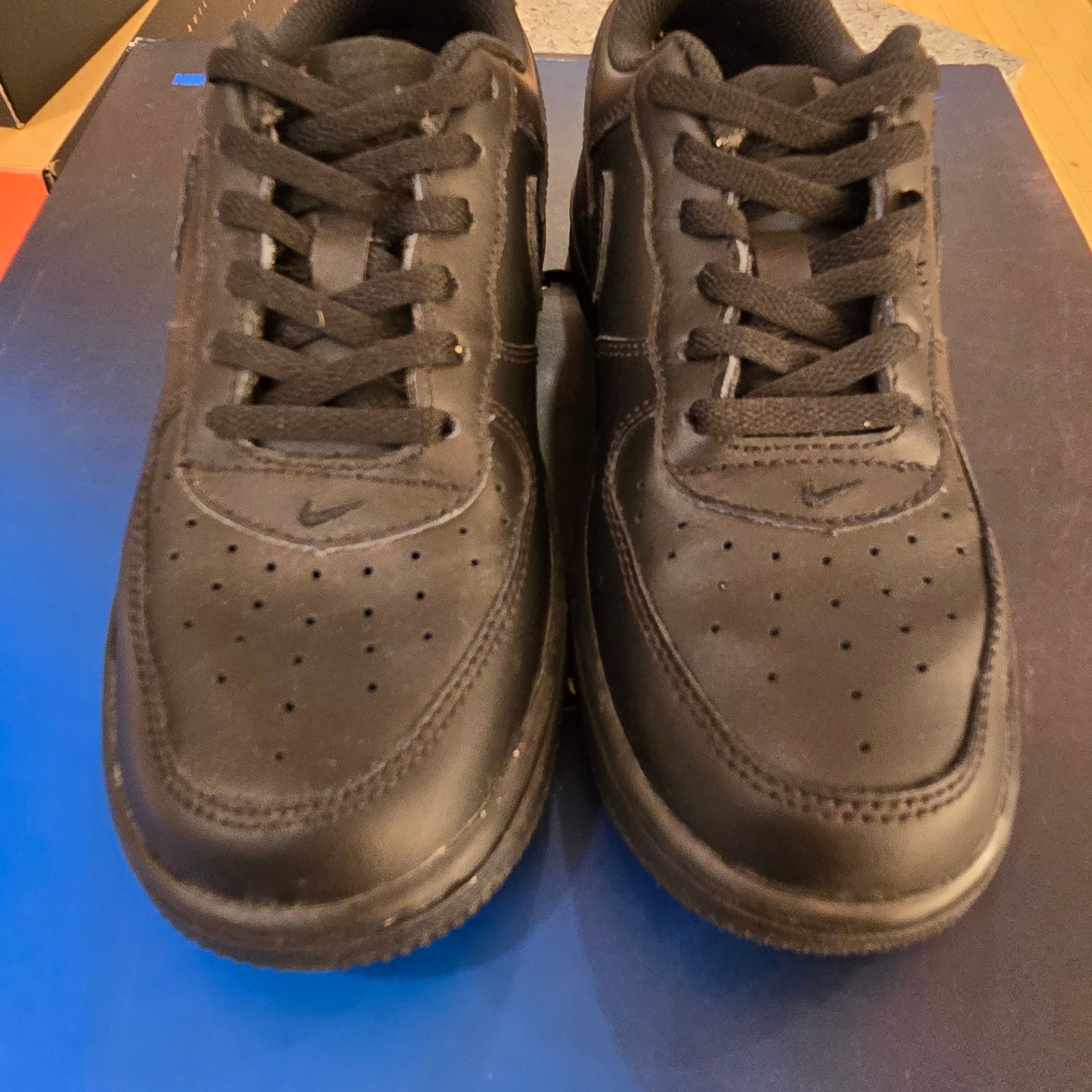 Nike Air Force 1 Low LE Black (PS) SZ 1.5Y USED
