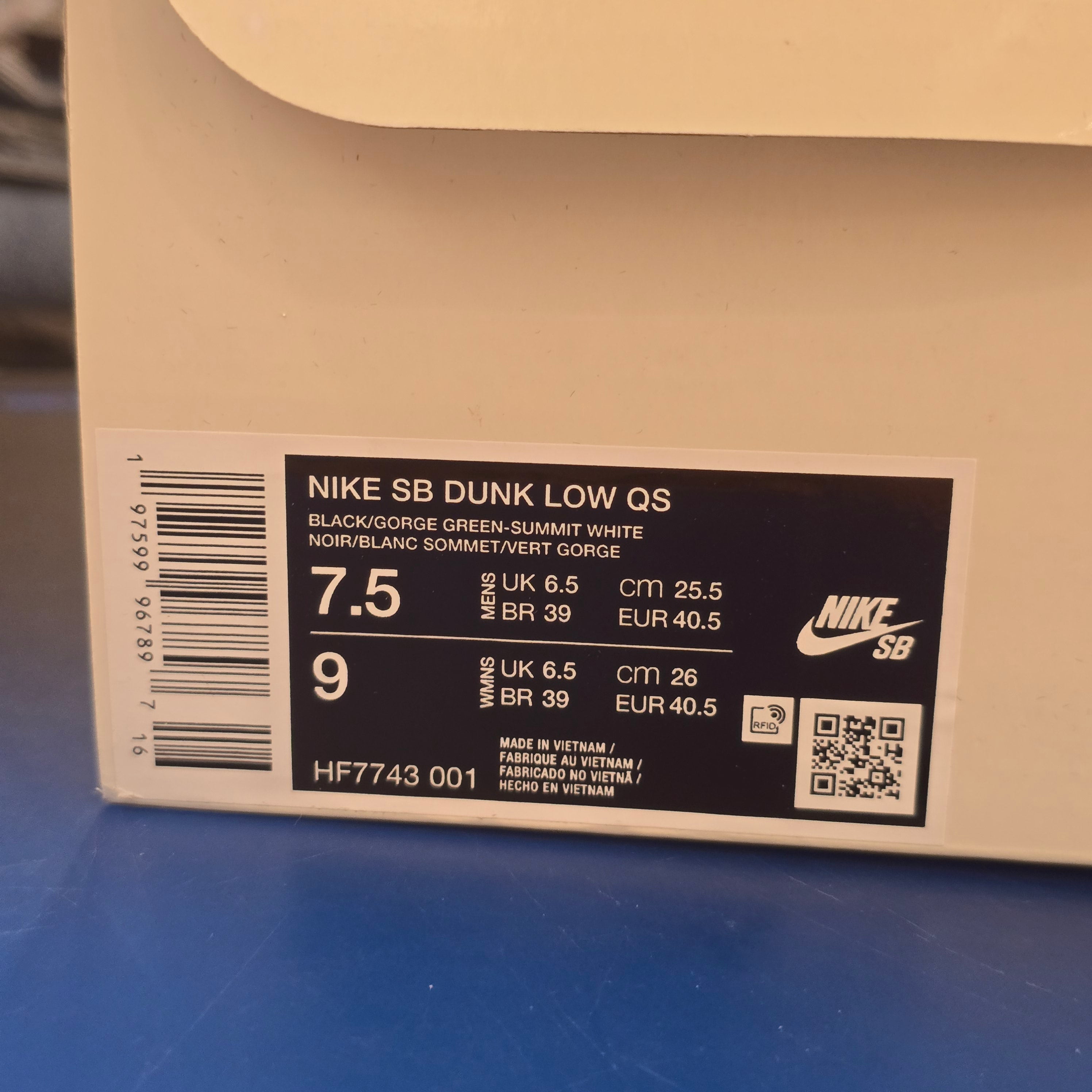 Nike SB Dunk Low There Skateboards SZ 7.5