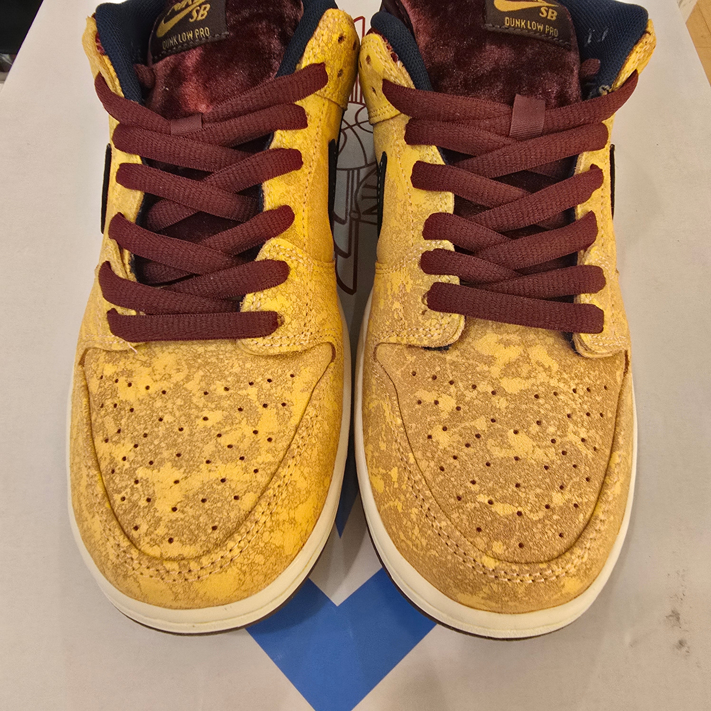Nike SB Dunk Low City Of Cinema SZ 10