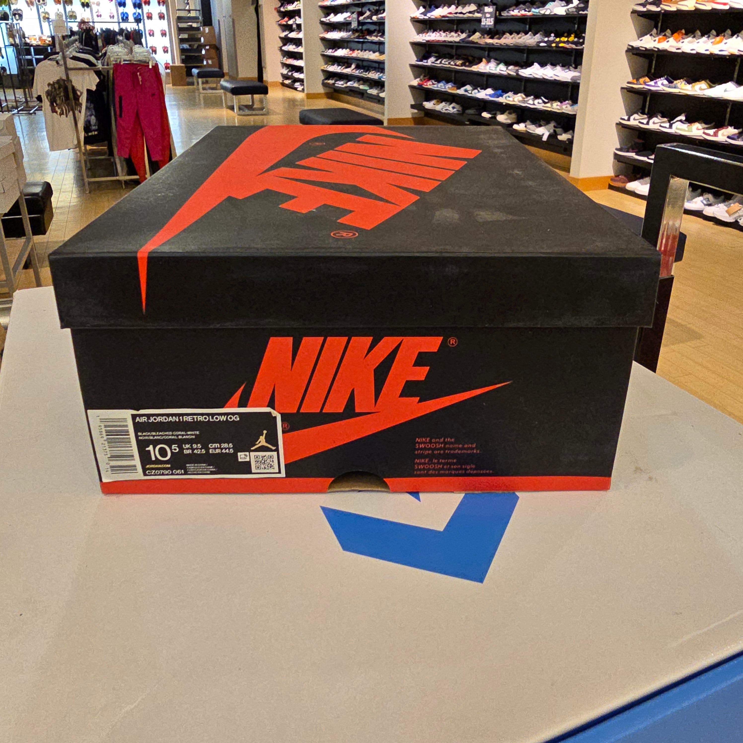 Jordan 1 Low OG Bleached Coral SZ 10.5 USED