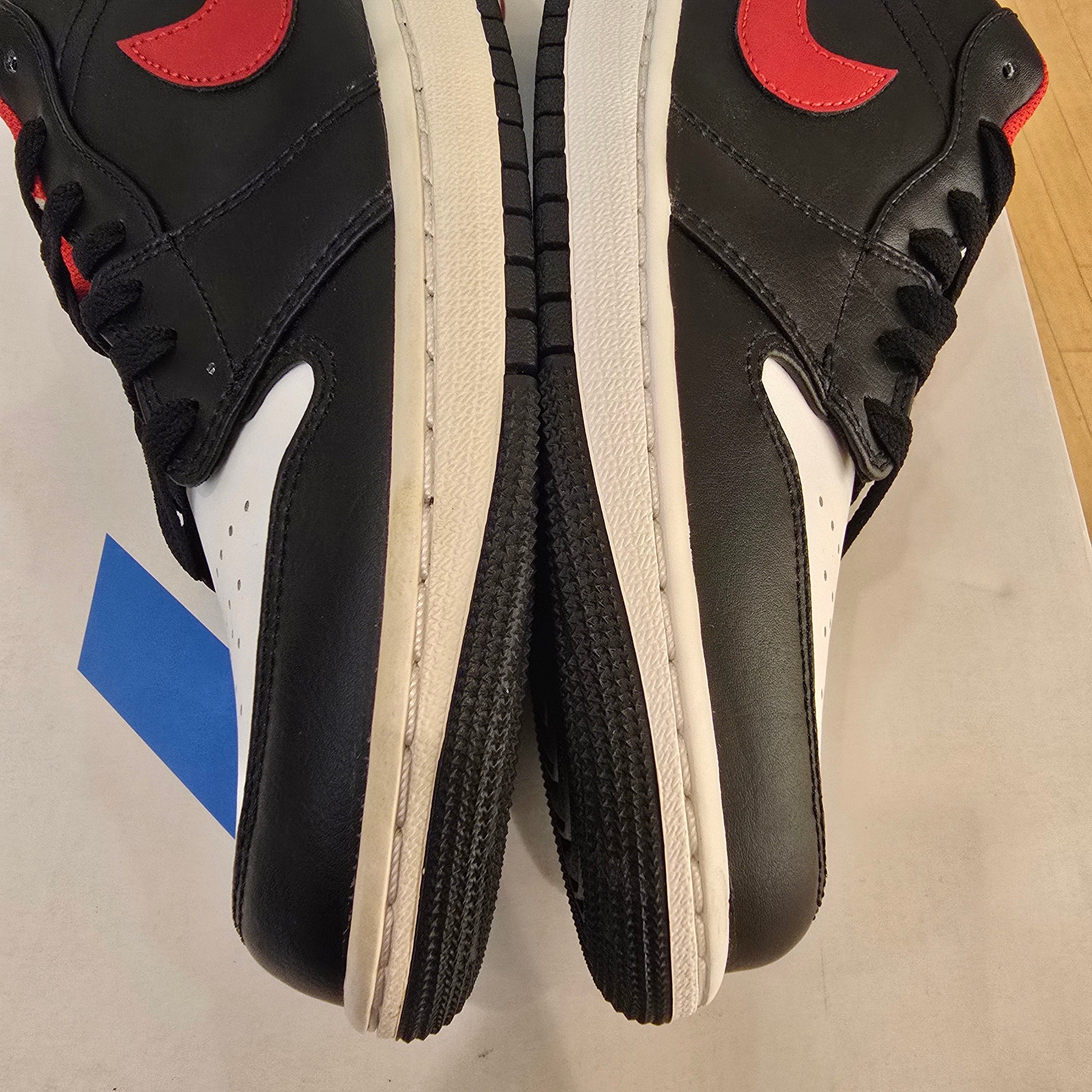 Jordan 1 Low White Toe SZ 10 YELLOWED