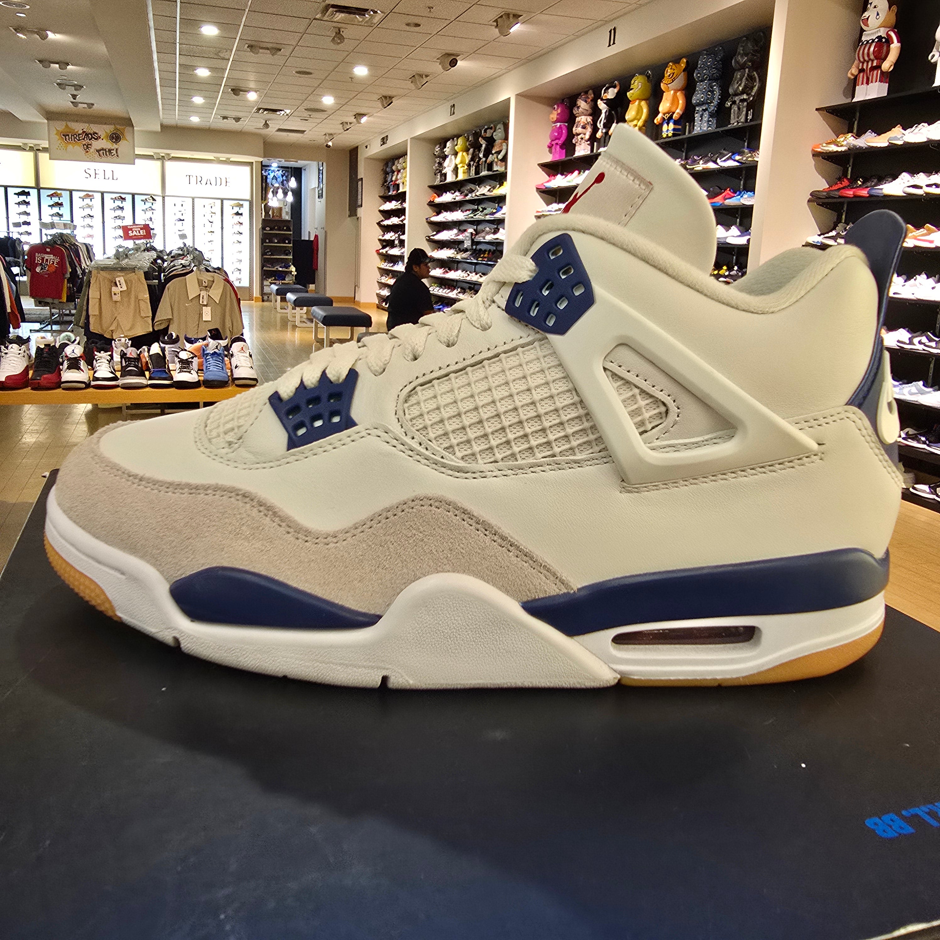 Jordan 4 Retro SB Navy SZ 8.5 USED