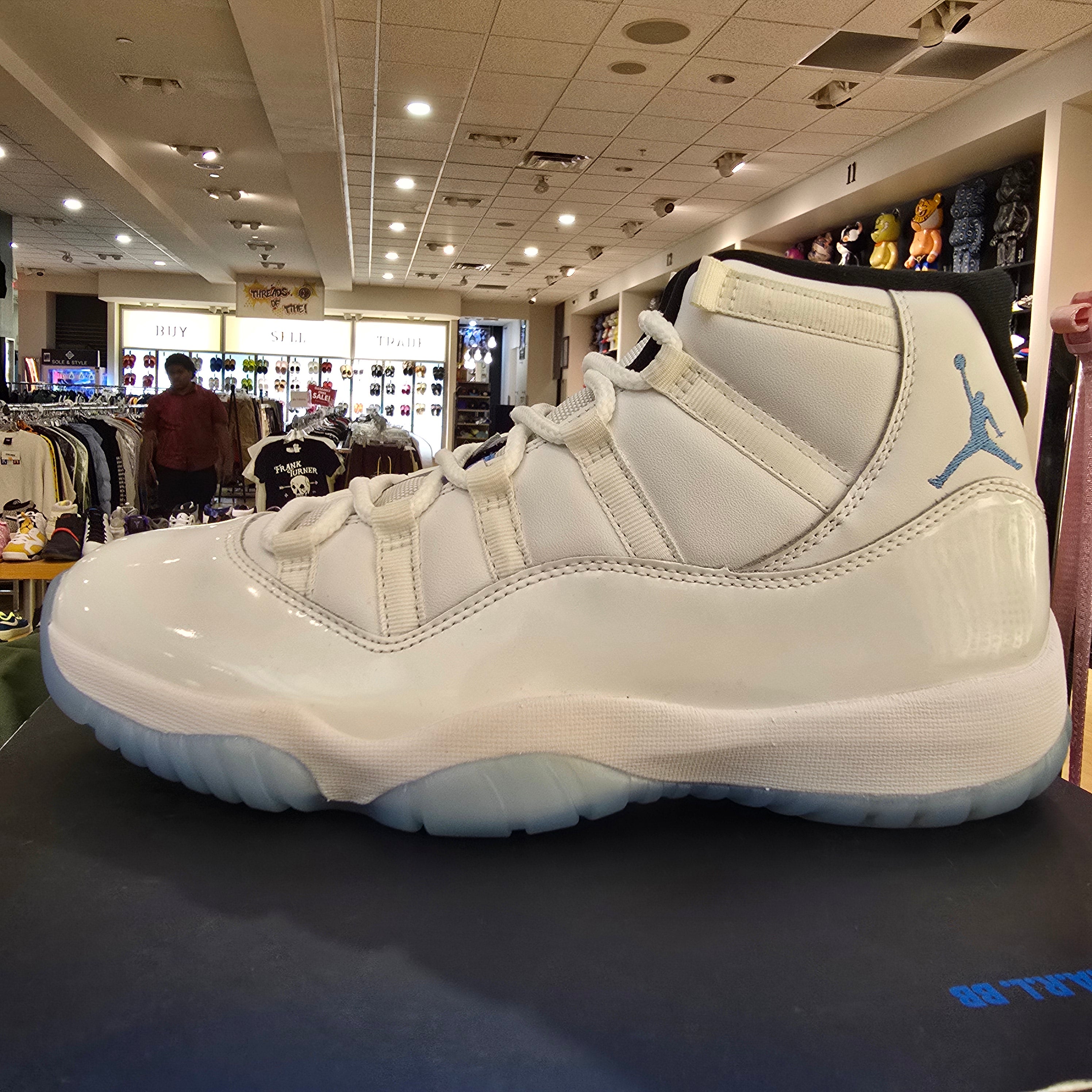 Jordan 11 Retro Legend Blue (2024) SZ 10.5 USED NO BOX