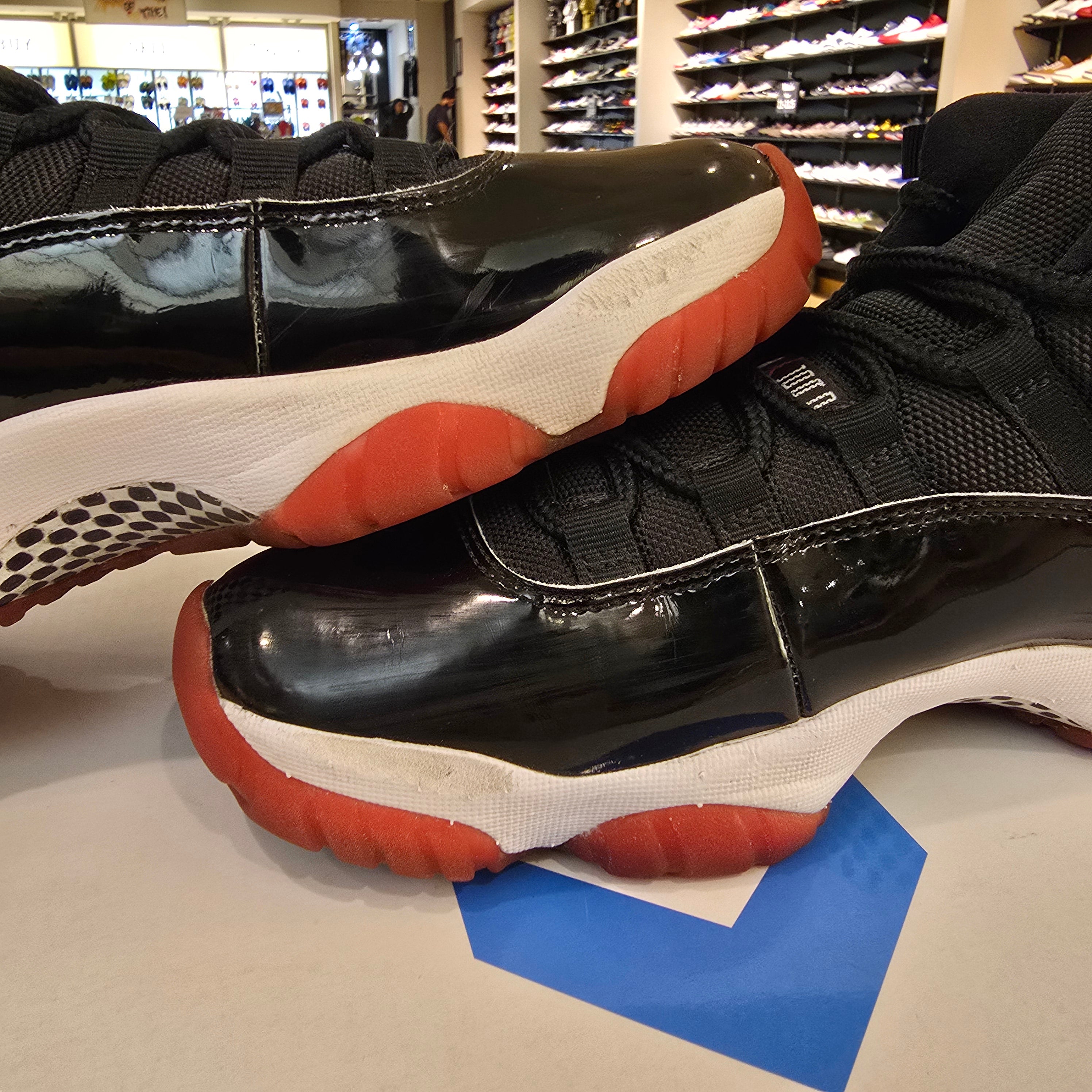 Jordan 11 Retro Playoffs Bred (2019) SZ 8.5 USED NO BOX