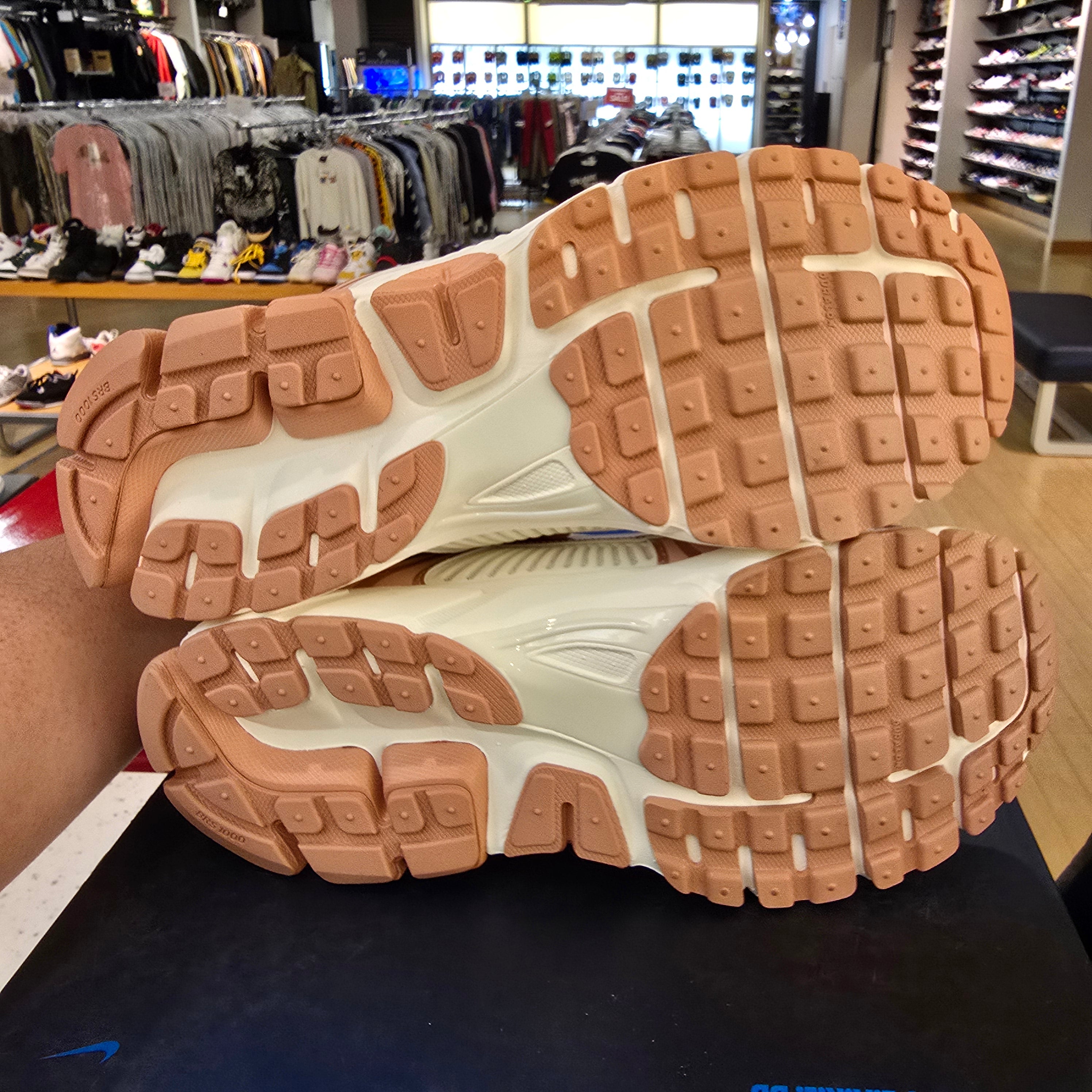 Nike Zoom Vomero 5 Rose Gold Women's SZ 12/10.5M MISSING LID