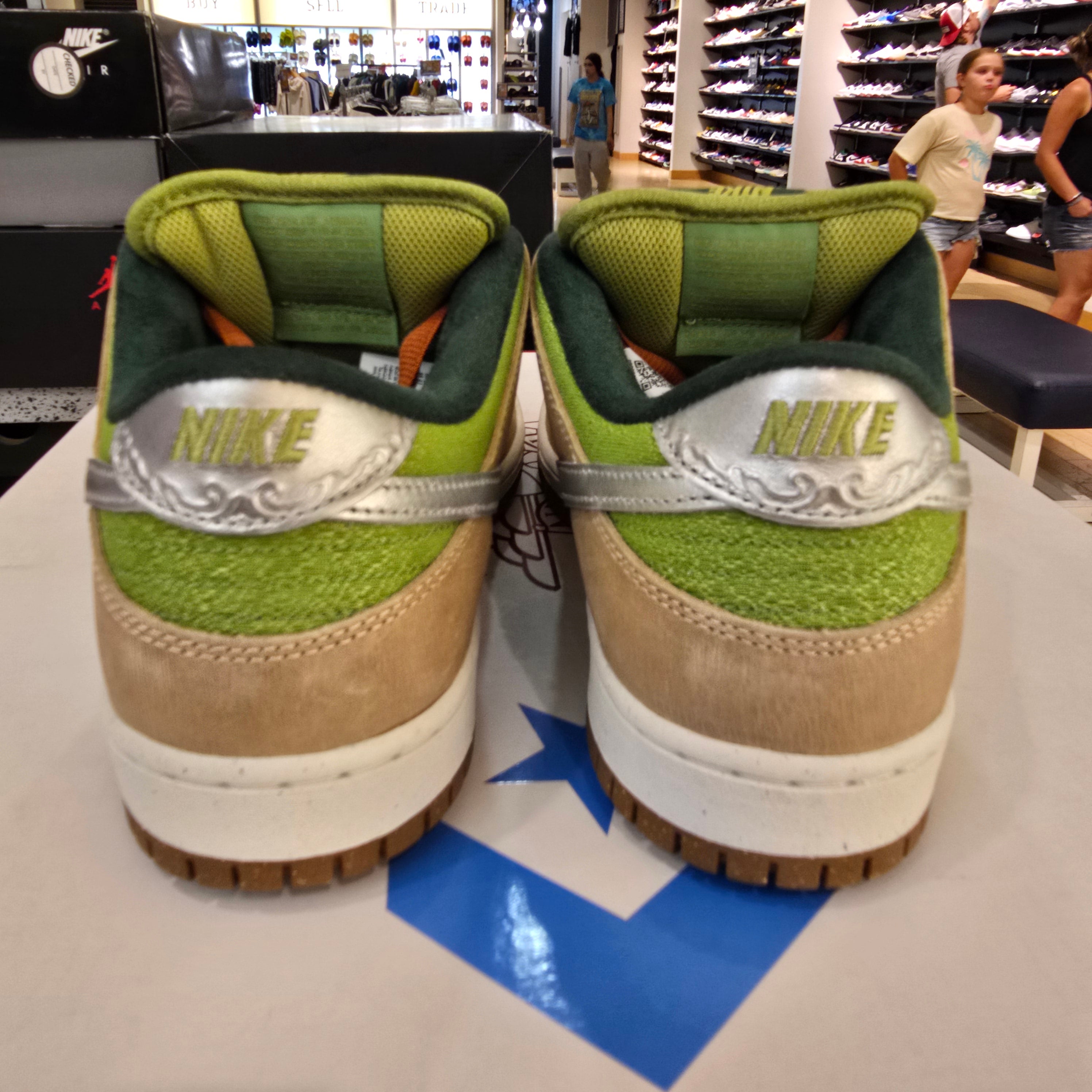 Nike SB Dunk Low Escargot SZ 10