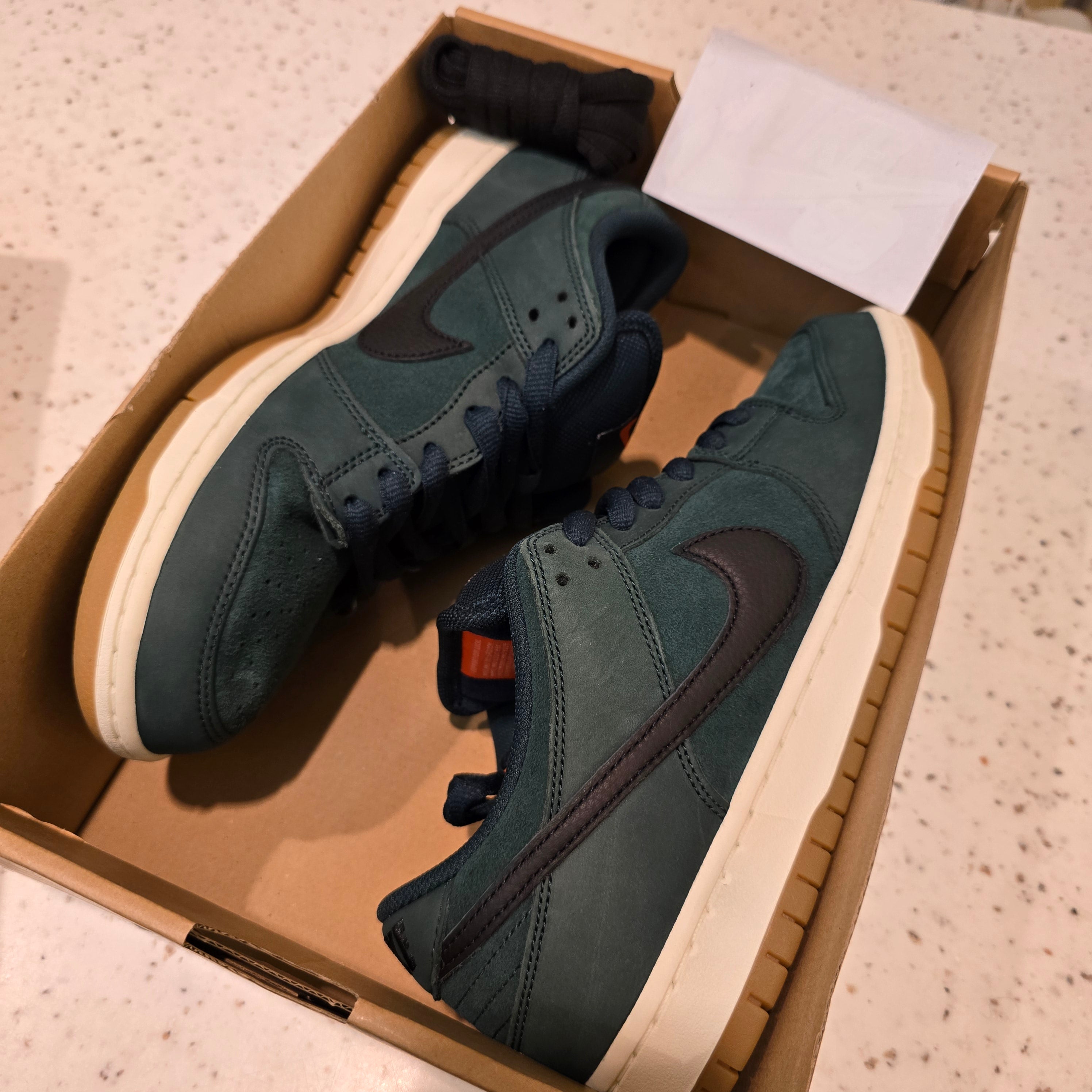 Nike SB Dunk Low Pro Deep Fir SZ 10.5 MISSING LID