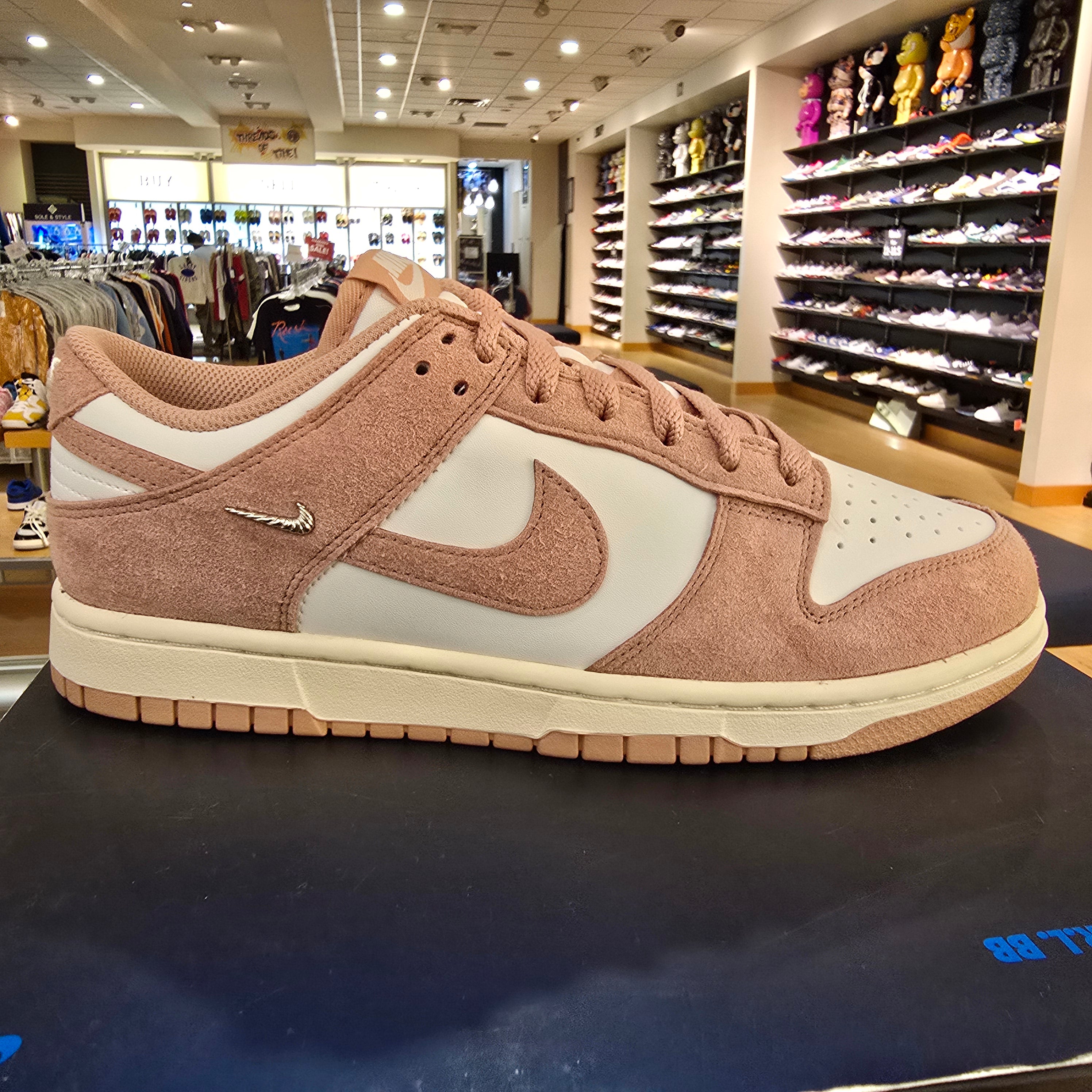 Nike Dunk Low Rose Whisper Gold Mini Swoosh (Women's) SZ 10/8.5M MISSING LID