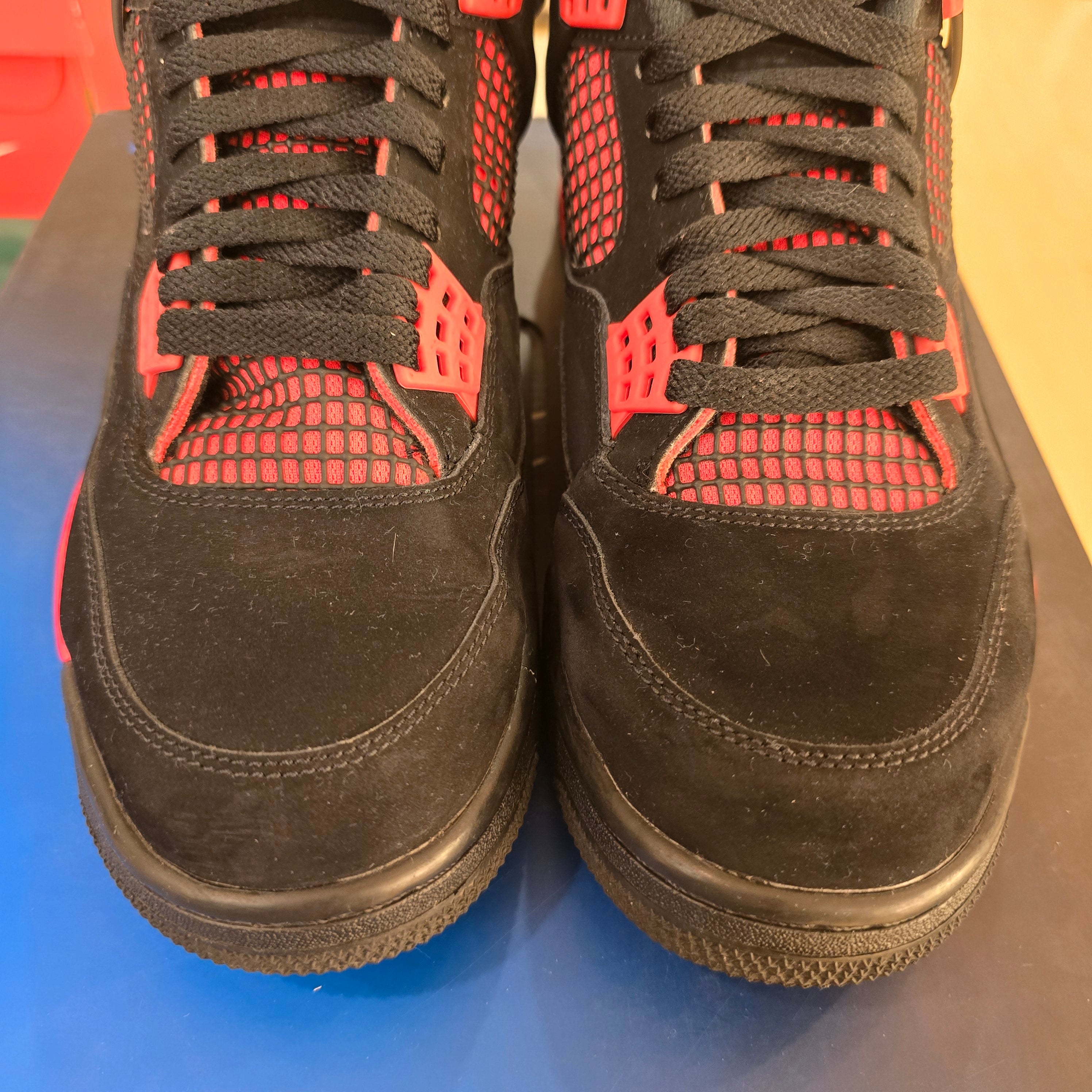 Jordan 4 Retro Red Thunder SZ 10.5 USED