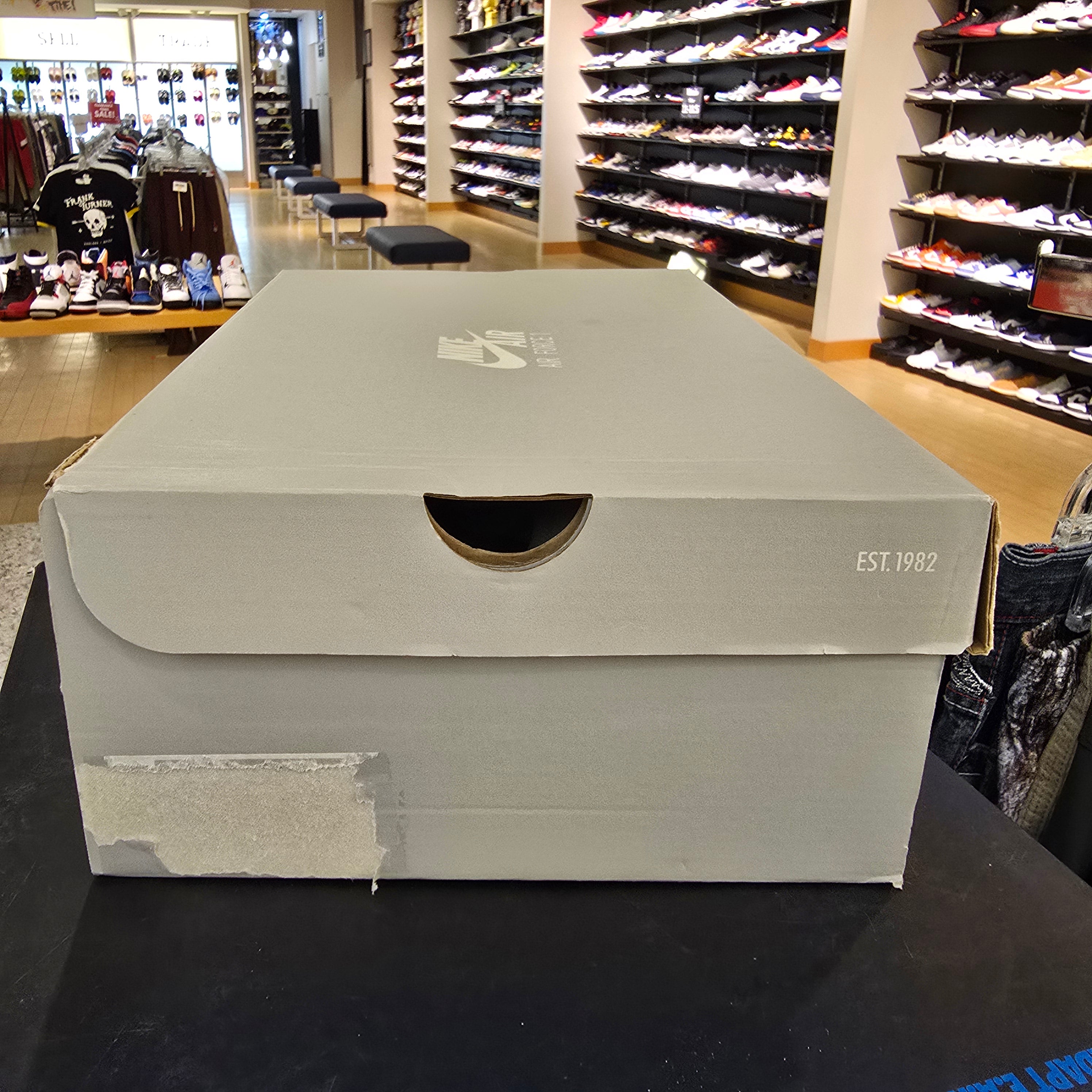 Nike Air Force 1 Low '07 White SZ 11 USED BOX MISSING LABEL