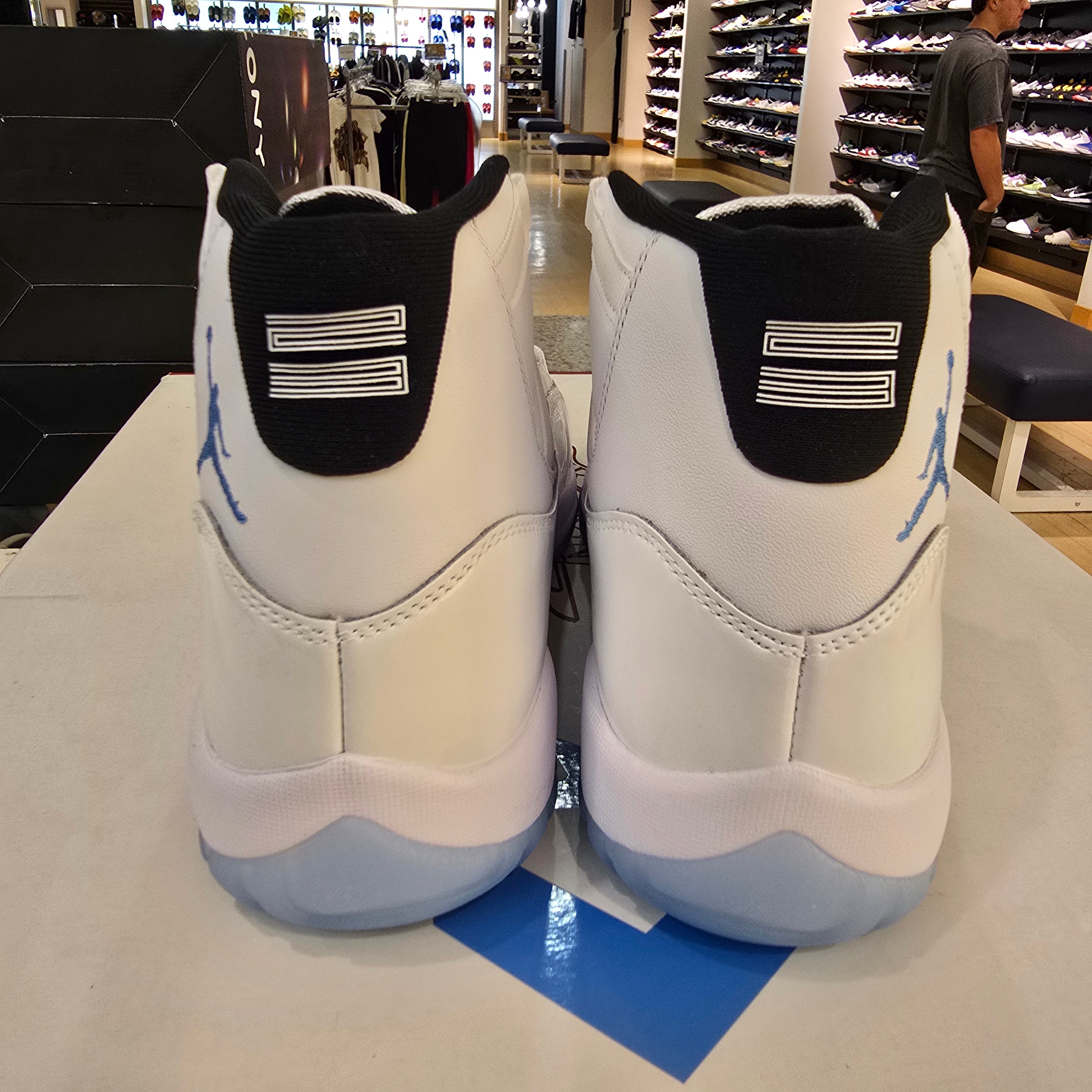 Jordan 11 Retro Legend Blue (2024) SZ 10