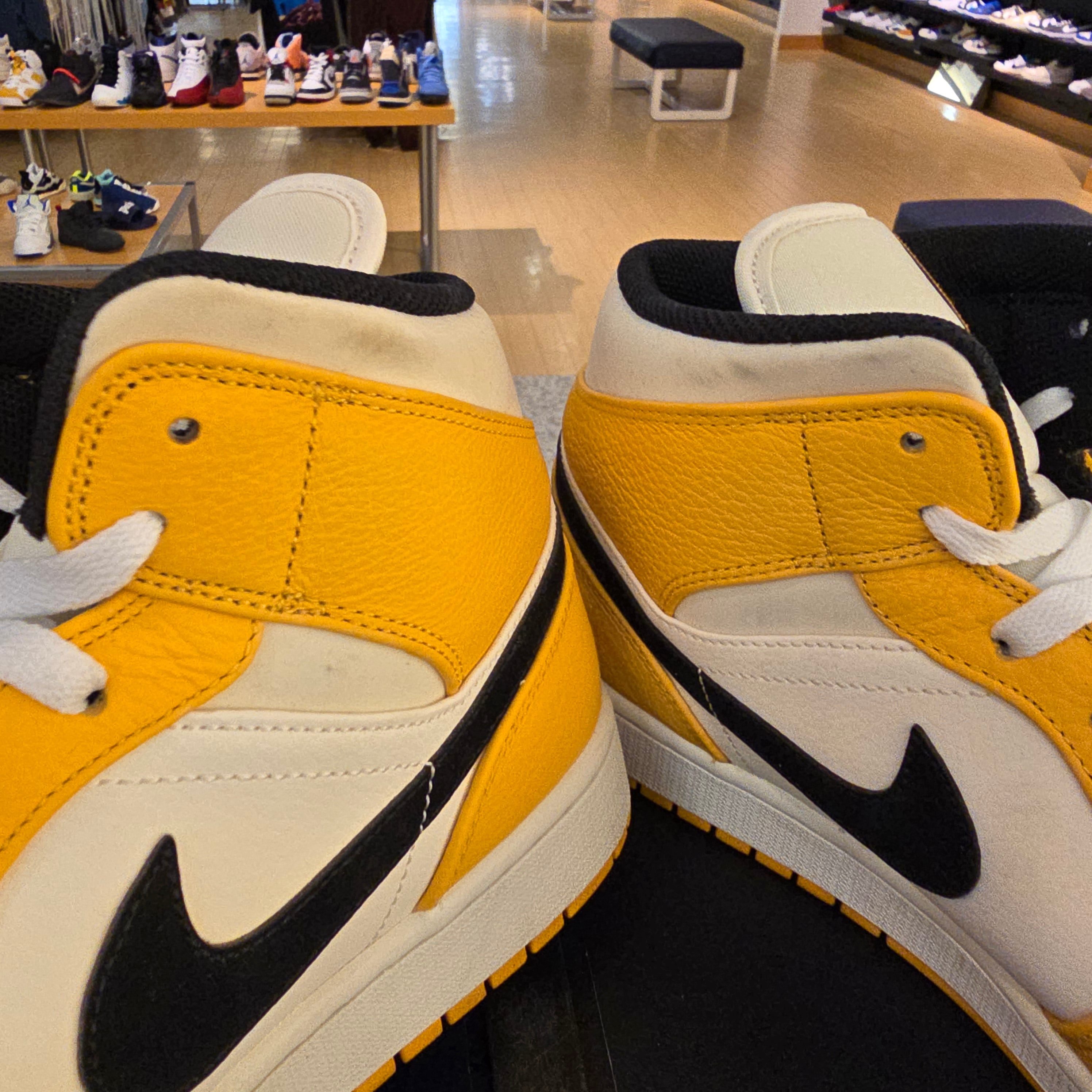 Jordan 1 Mid SE Lakers SZ 12 USED