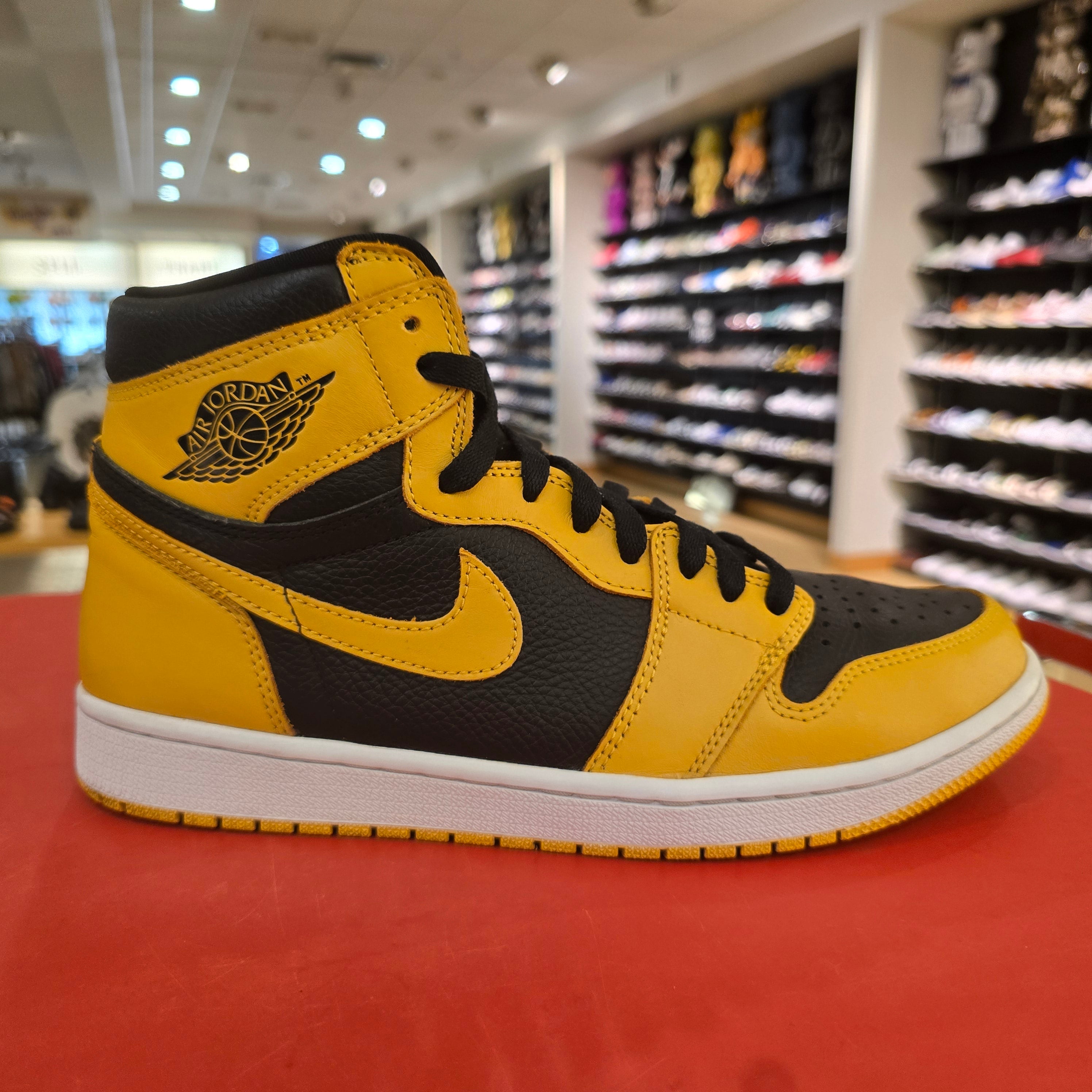 Jordan 1 Retro High Pollen SZ 9.5 USED