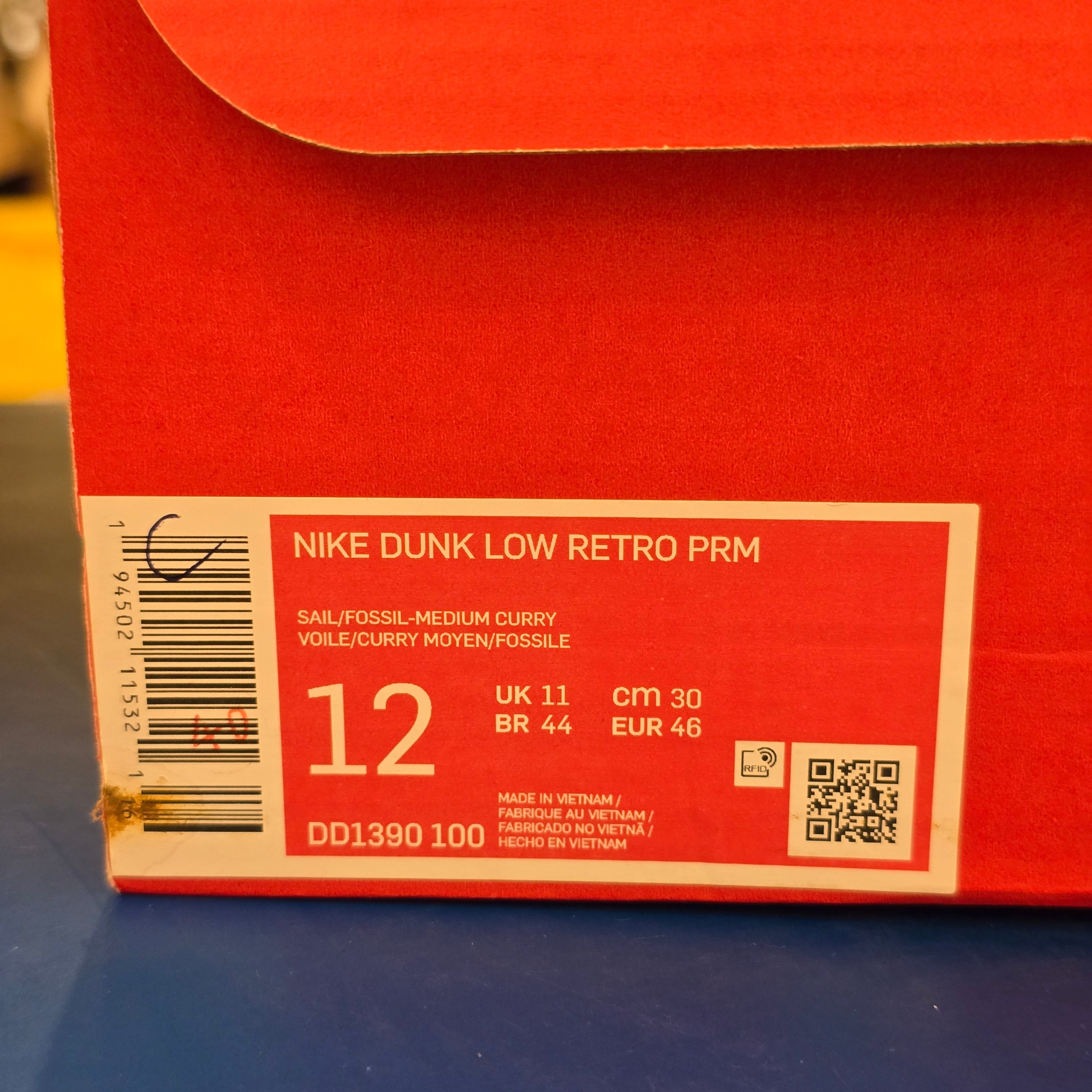 Nike Dunk Low Medium Curry SZ 12 USED