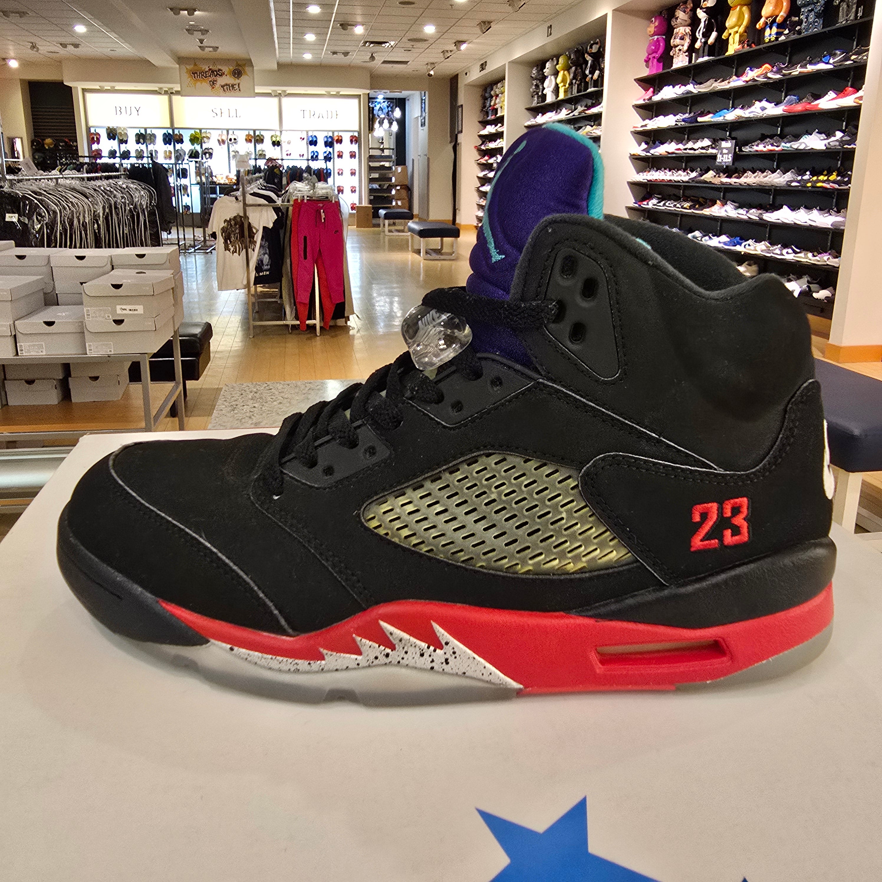 Jordan 5 Retro Top 3 SZ 9.5 USED
