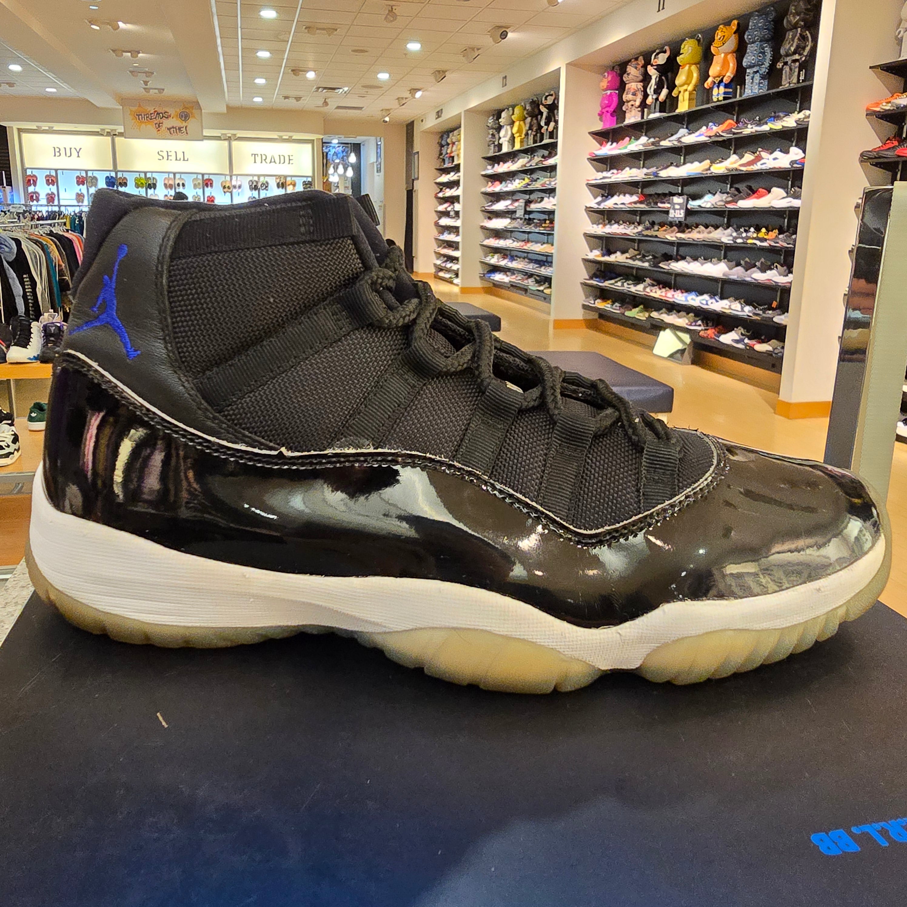 Jordan 11 Retro Space Jam (2016) SZ 10.5 USED