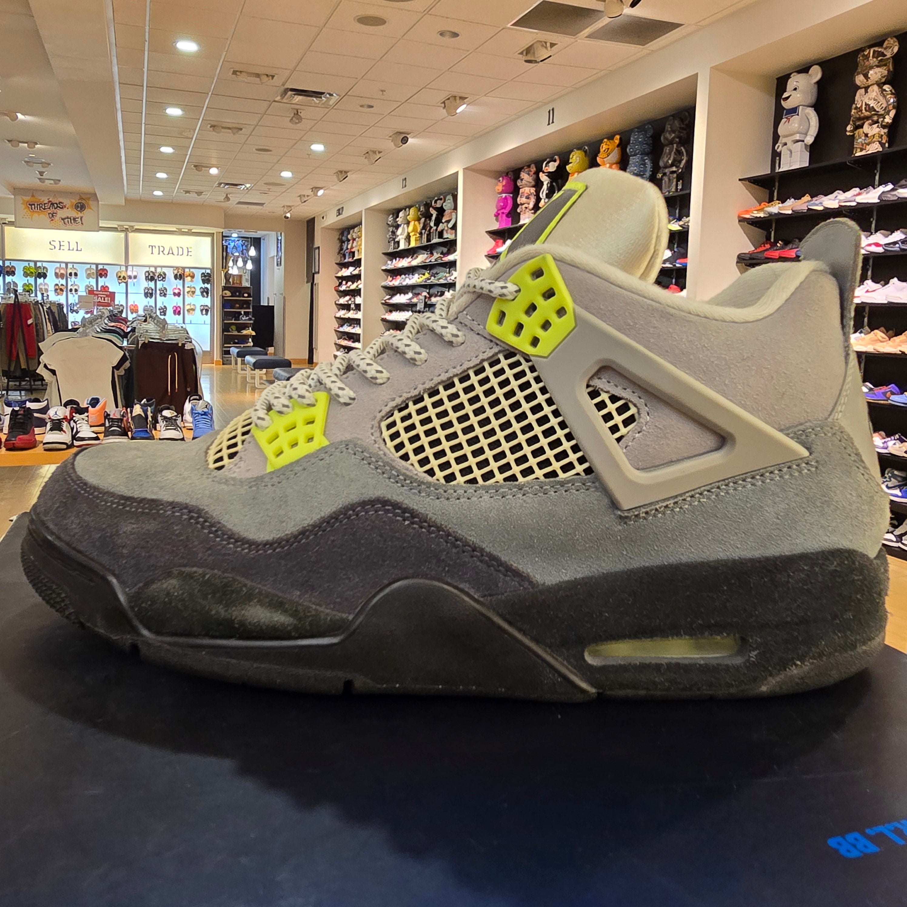Jordan 4 Retro SE 95 Neon SZ 10.5 USED