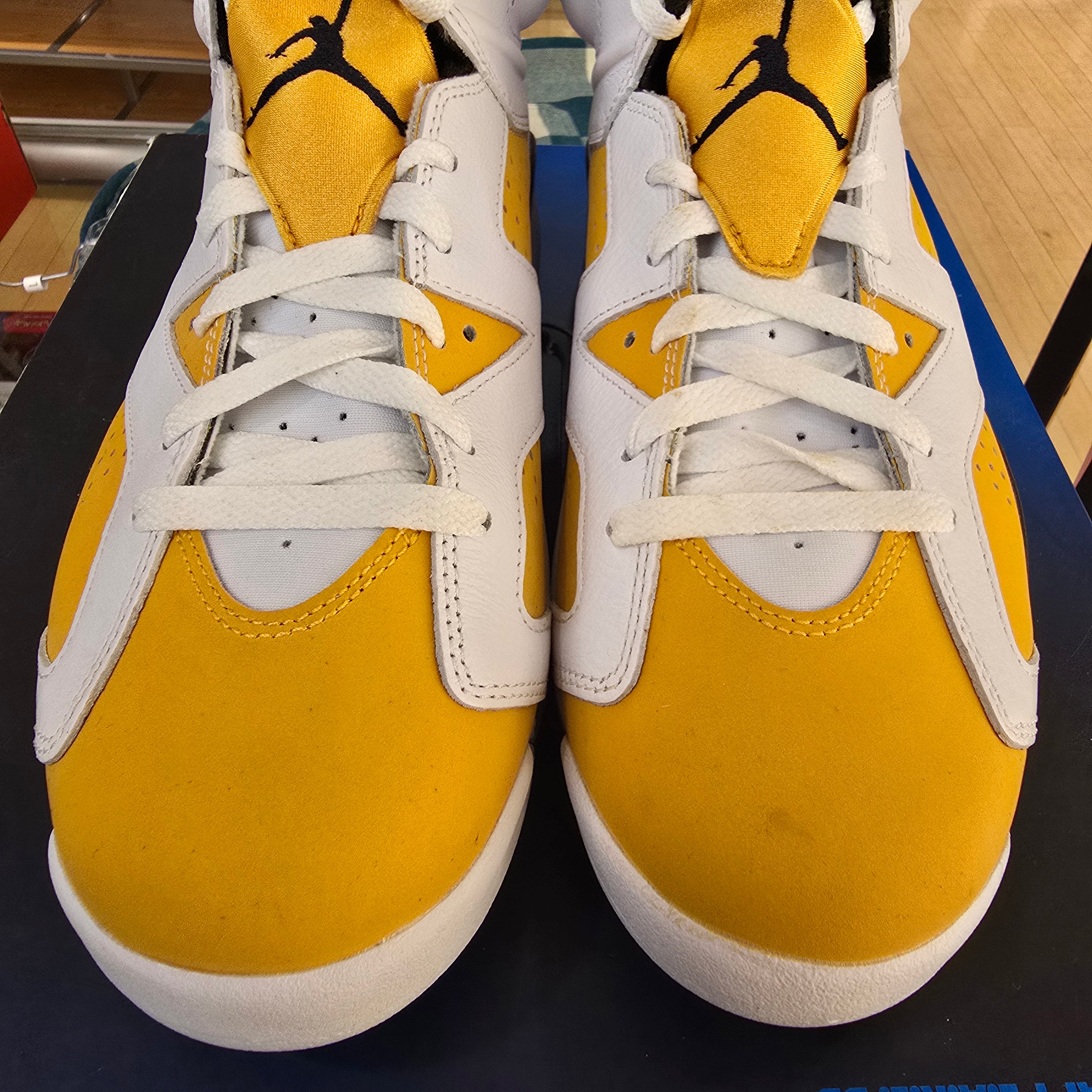 Jordan 6 Retro Yellow Ochre SZ 10.5 USED