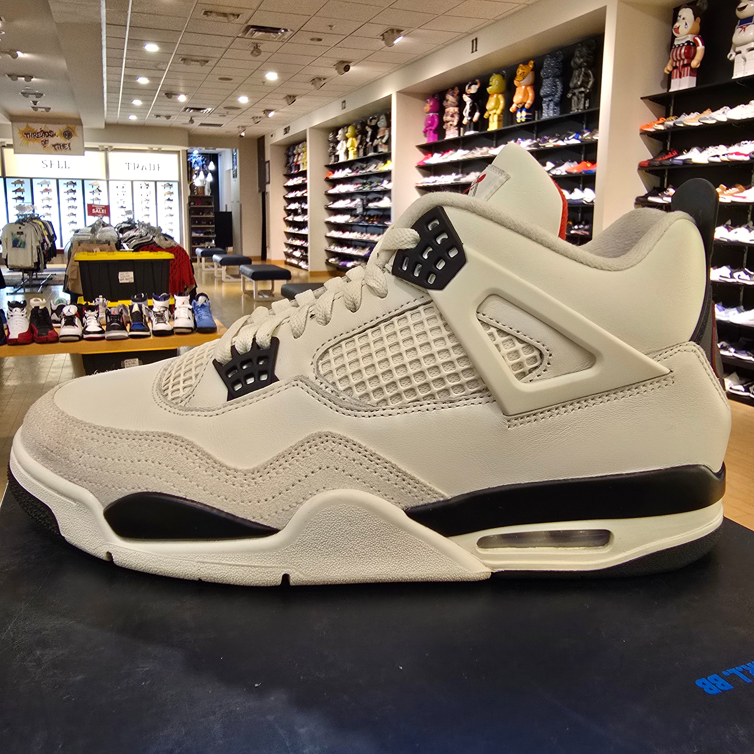 Jordan 4 Retro Flight Club SZ 12 USED