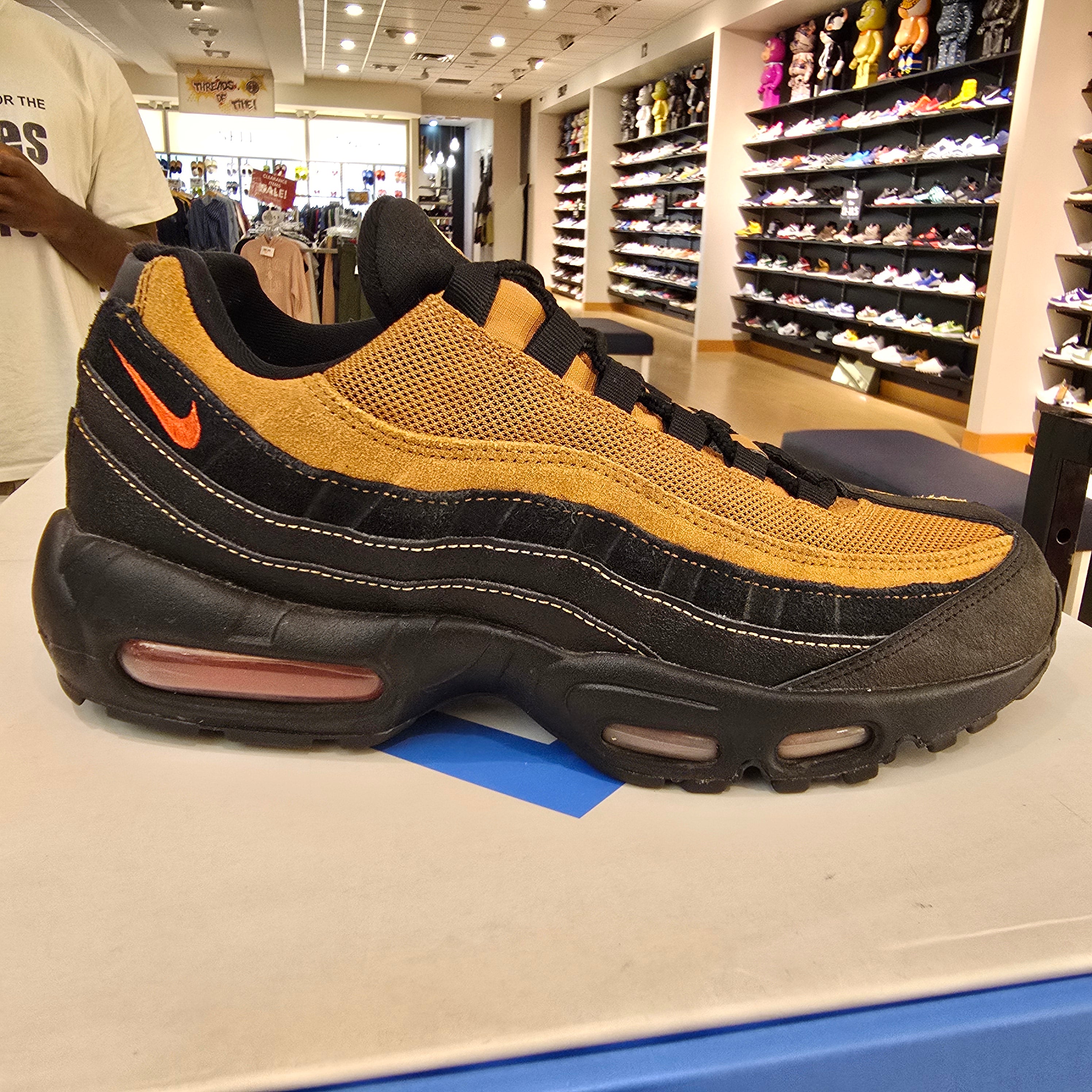 Nike Air Max 95 Black Wheat SZ 8.5 USED NO BOX