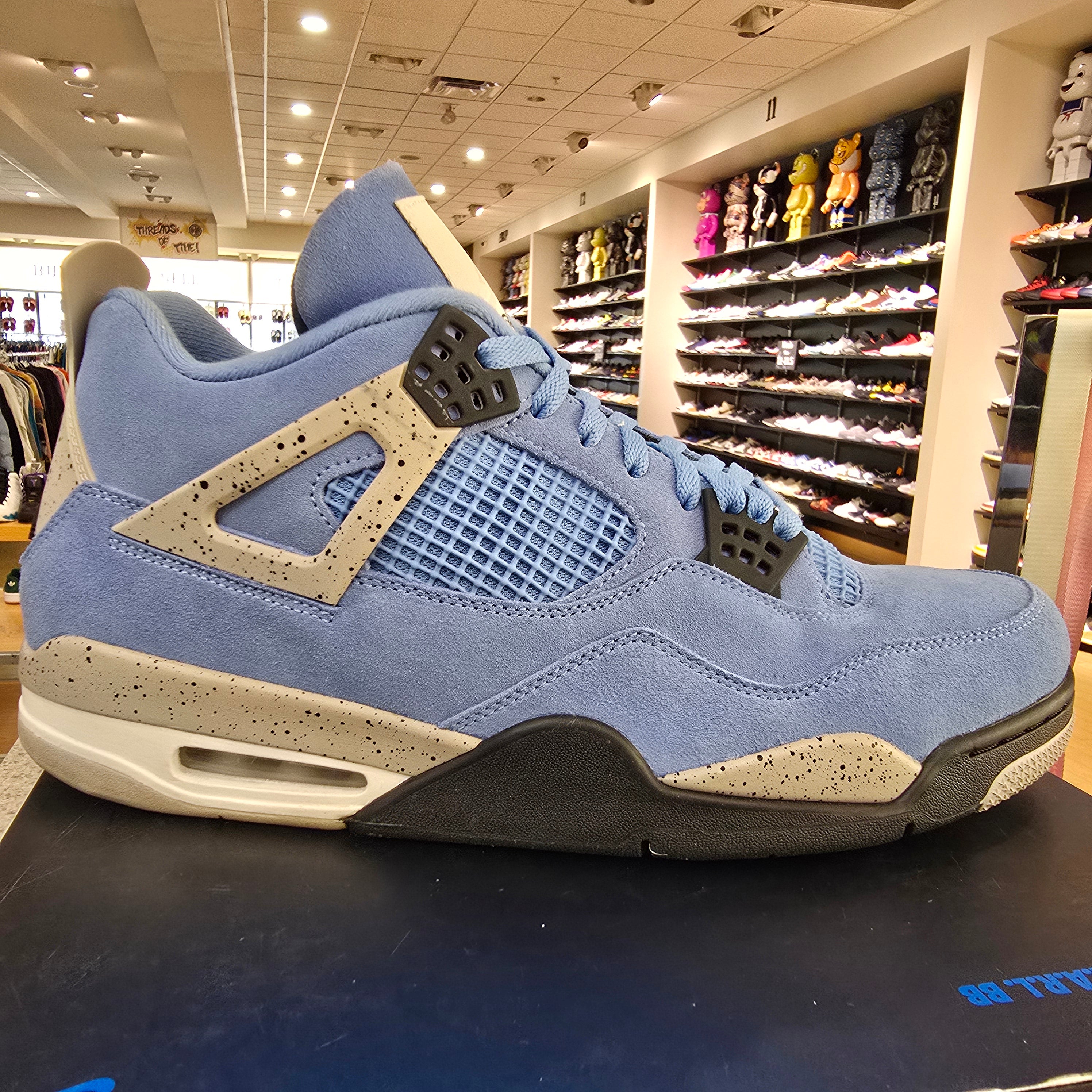Jordan 4 Retro University Blue SZ 13 USED