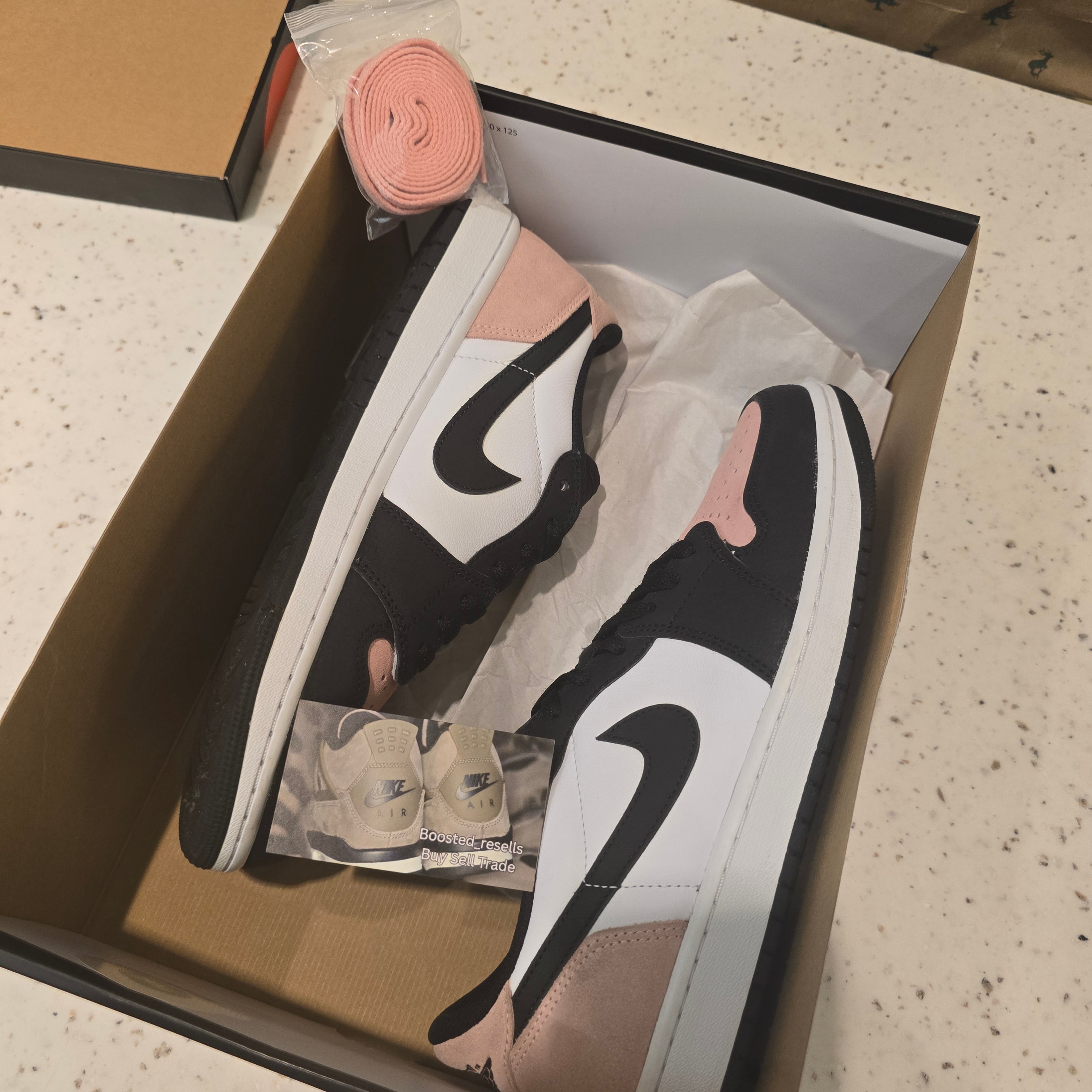 Jordan 1 Low OG Bleached Coral SZ 10.5 USED