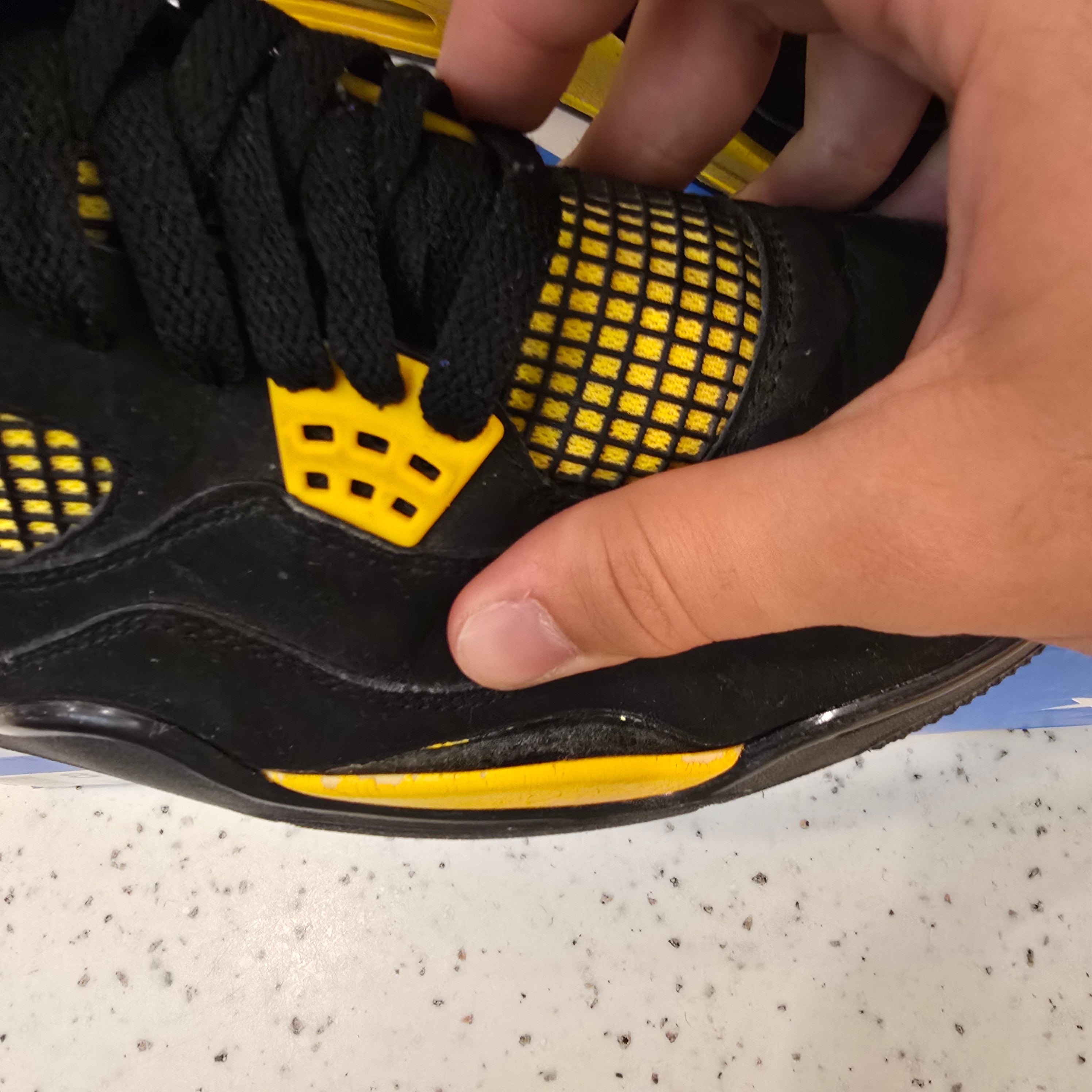 Jordan 4 Retro Thunder (2012) SZ 12 USED NO BOX SEPERATION (NOT SAFE TO WEAR)