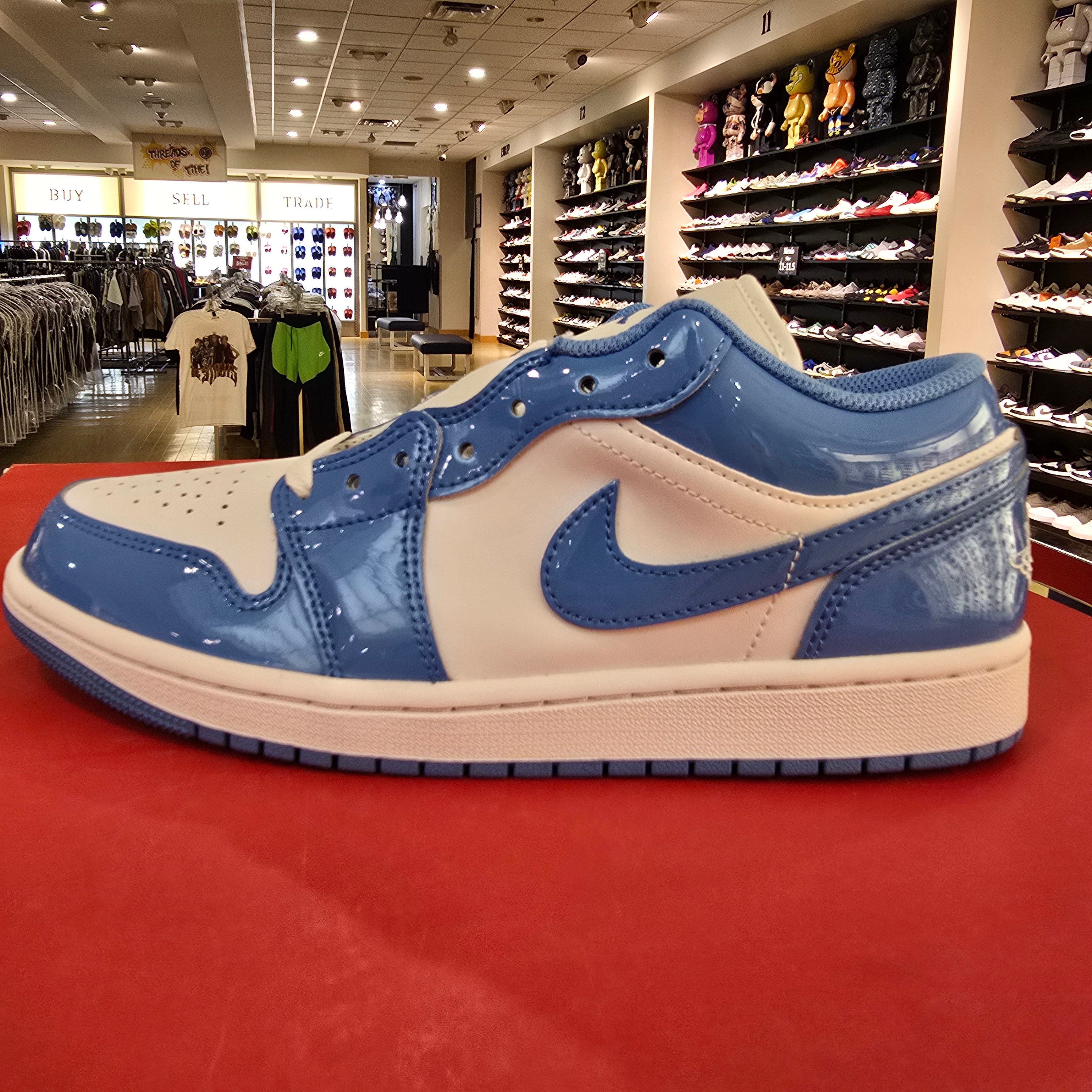 Jordan 1 Low SE Legend Blue Patent SZ 8.5