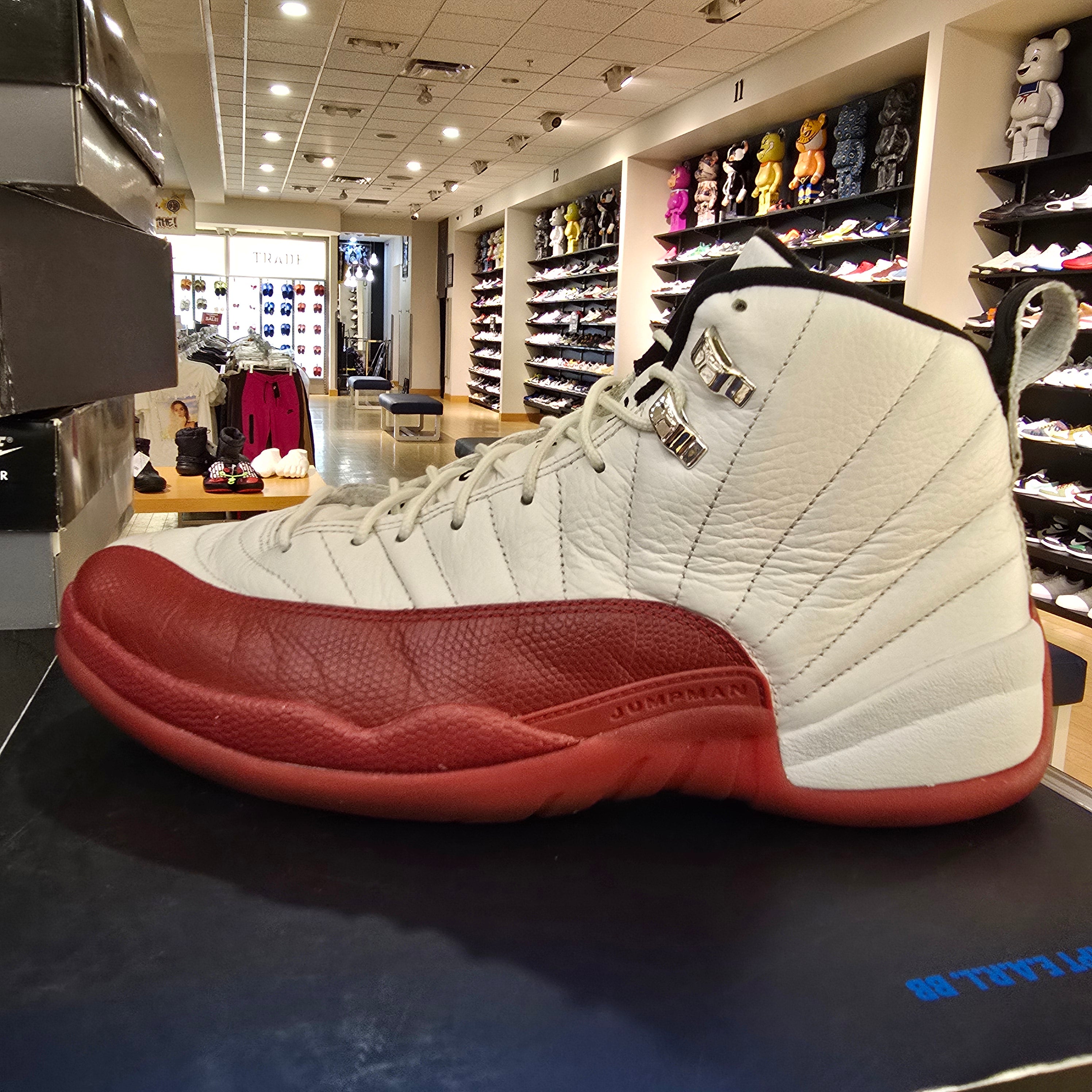 Jordan 12 Retro Cherry (2009) SZ 12 USED (SEPERATION NOT SAFE TO WEAR)