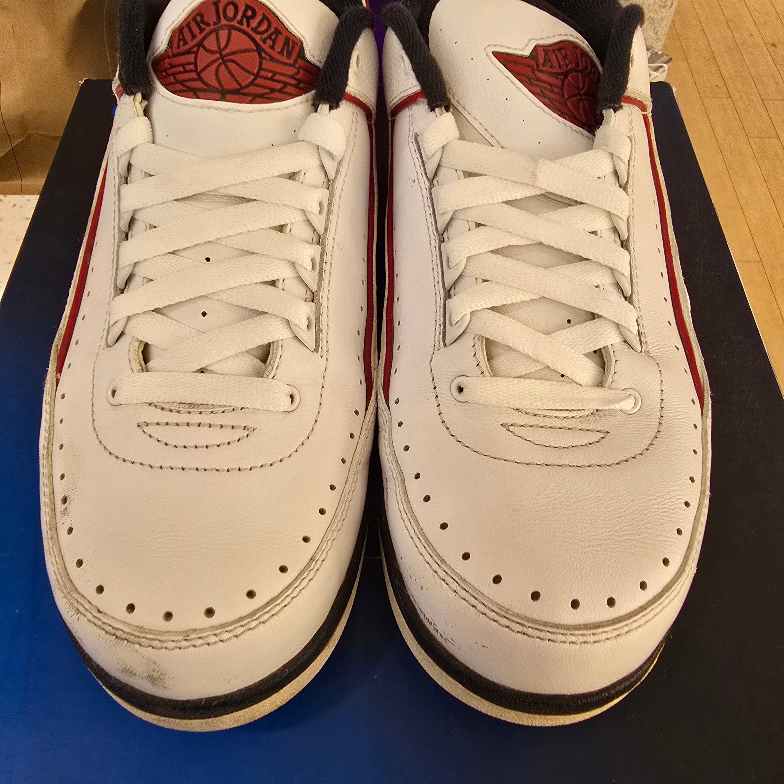 Jordan 2 Retro Low Chicago SZ 11.5 USED NO BOX SCUFFS