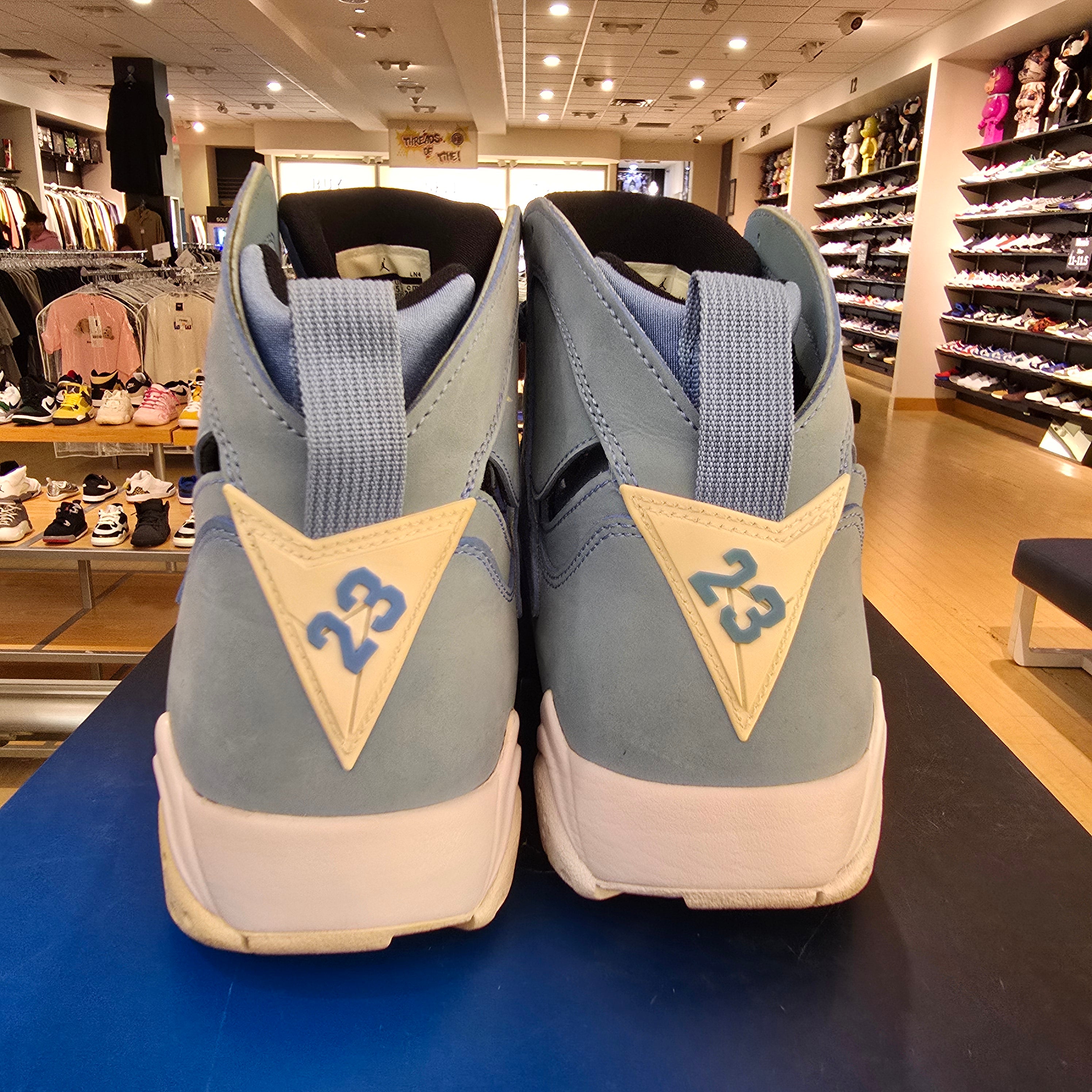 Jordan 7 Retro Pantone SZ 11.5 USED NO BOX YELLOW